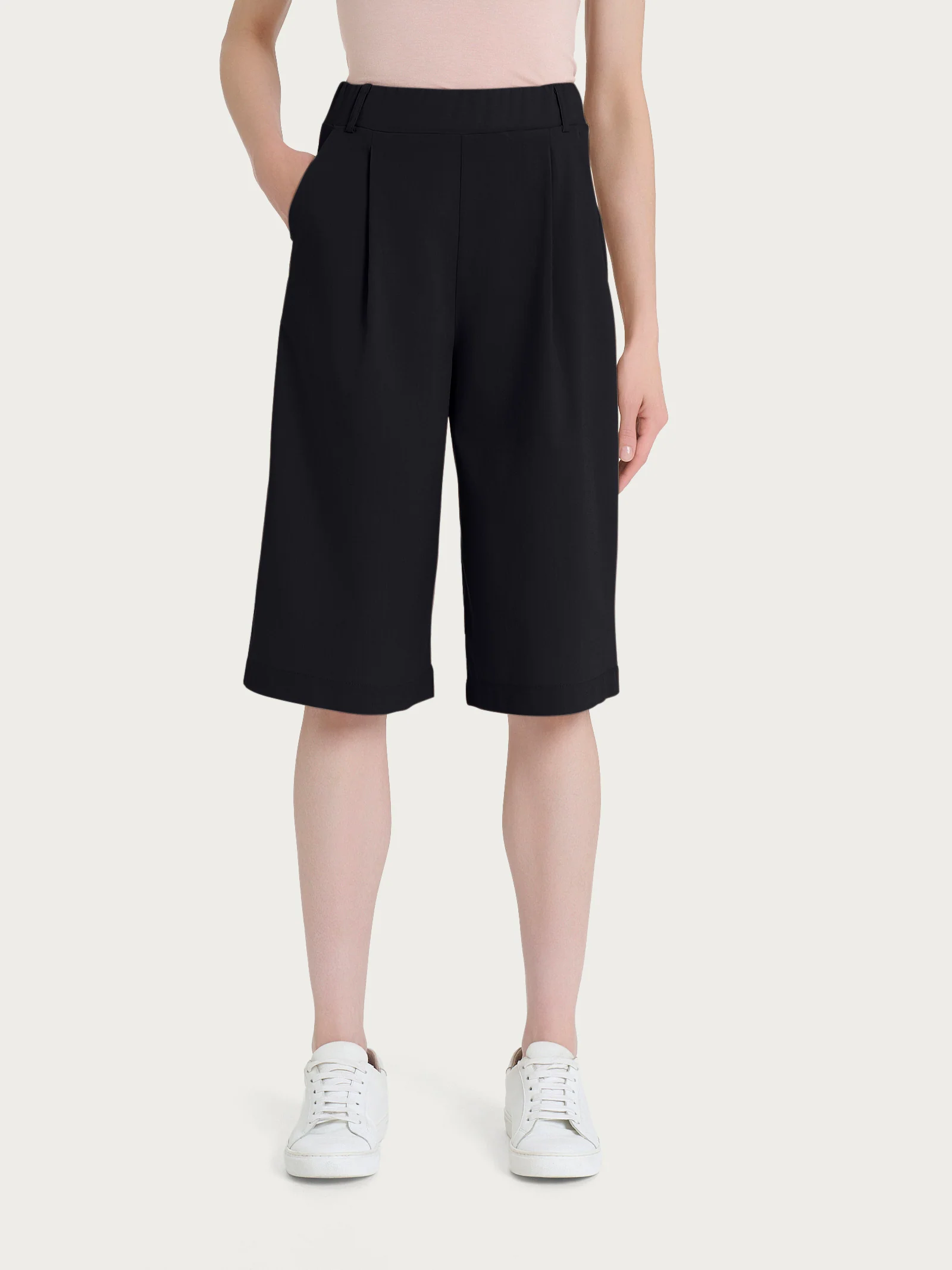 Bermuda con tasche in Super Natural - Nero