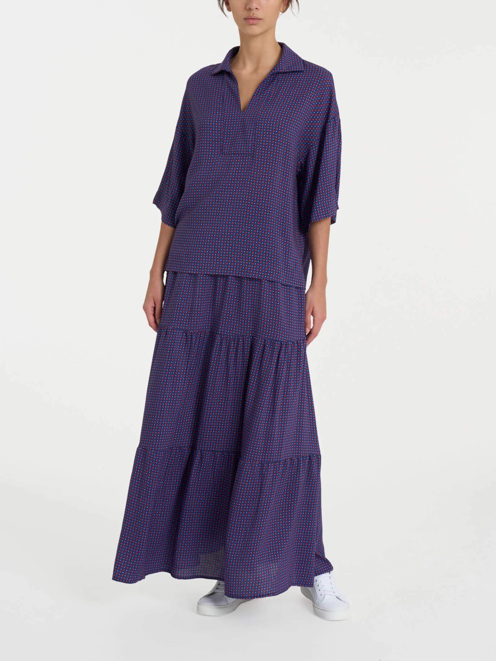 Blusa con colletto e micro pattern in Ecoseta - Fant. Salsa - Image 5