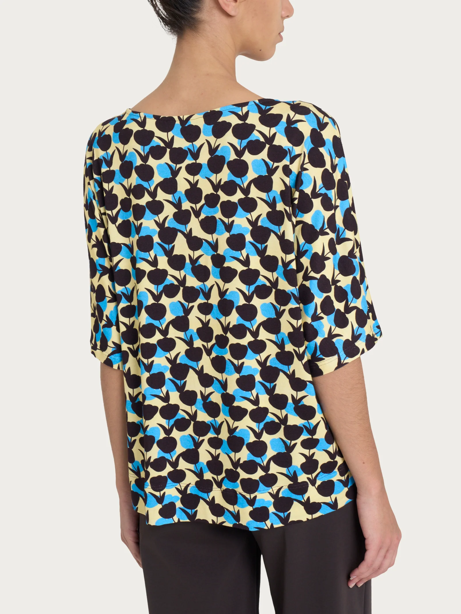 Blusa girocollo con tulips pattern in Viscosa Summer - Fant. Pale Banana - Image 2