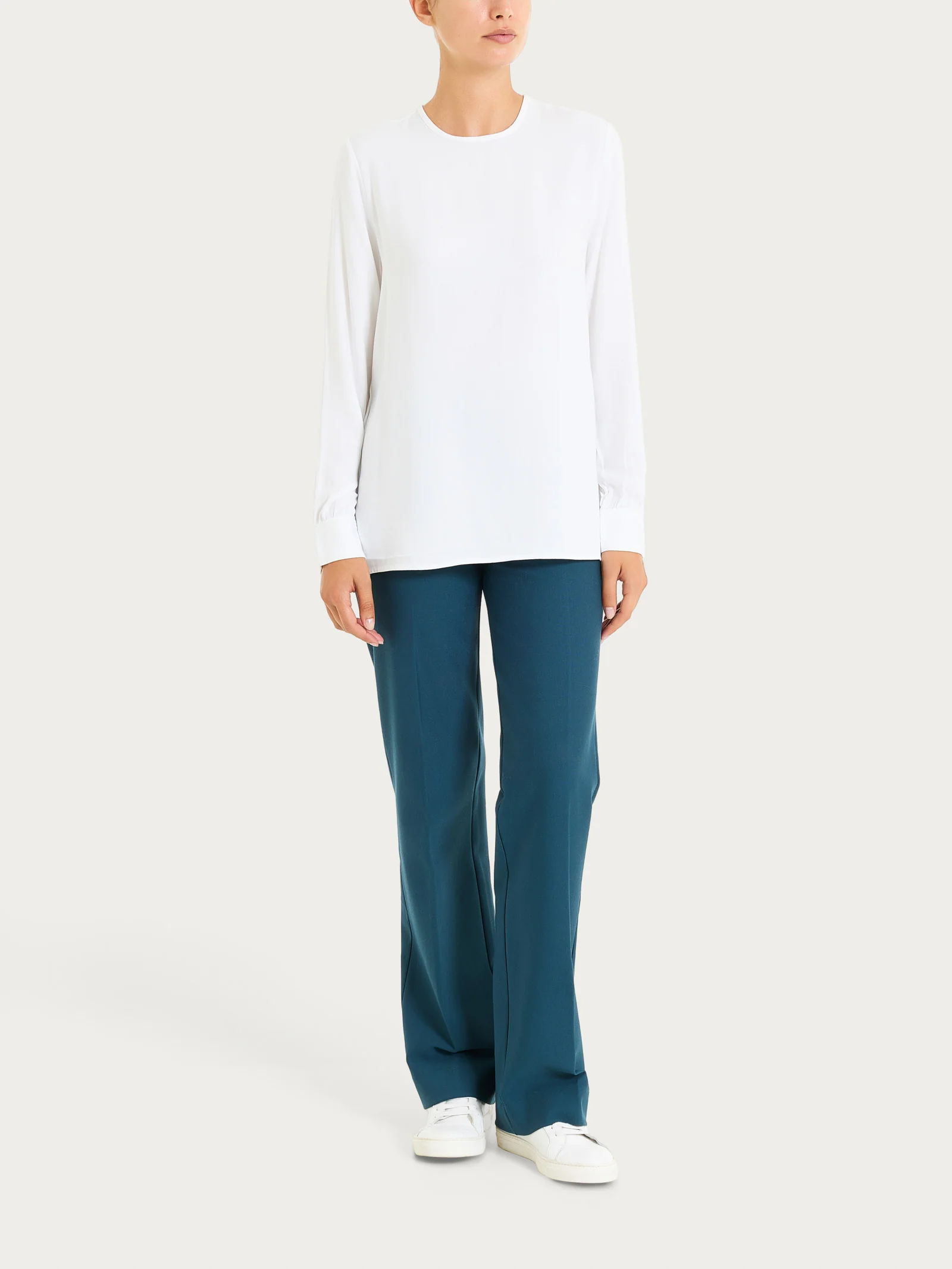 Blusa girocollo in Winter Ecoseta - Bianco - Image 4