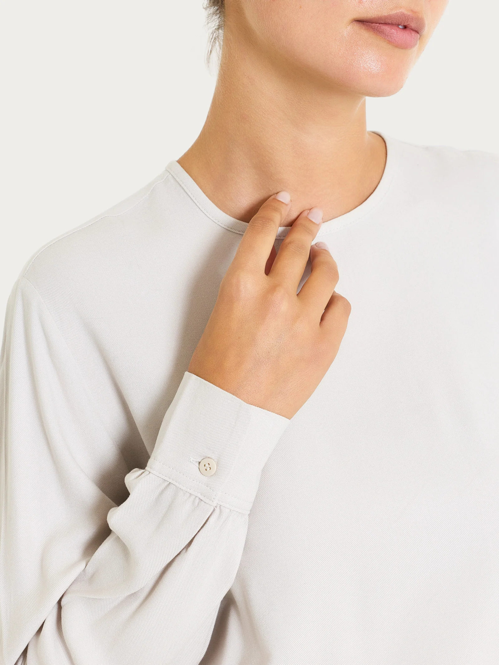 Blusa girocollo in Winter Ecoseta - Champignon - Image 3