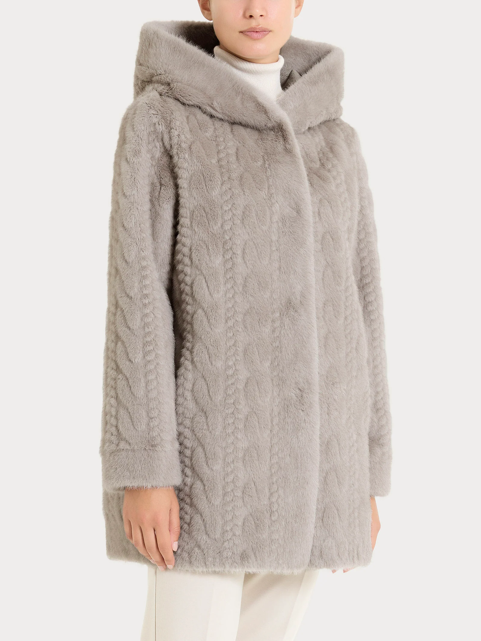 Cappotto con cappuccio double-face in Vegan Fur - String