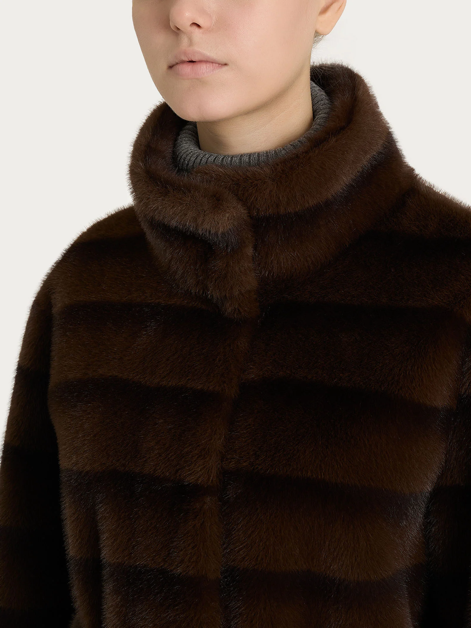 Cappotto con cintura double-face in Vegan Fur - Fant. Chocolate Torte - Image 5