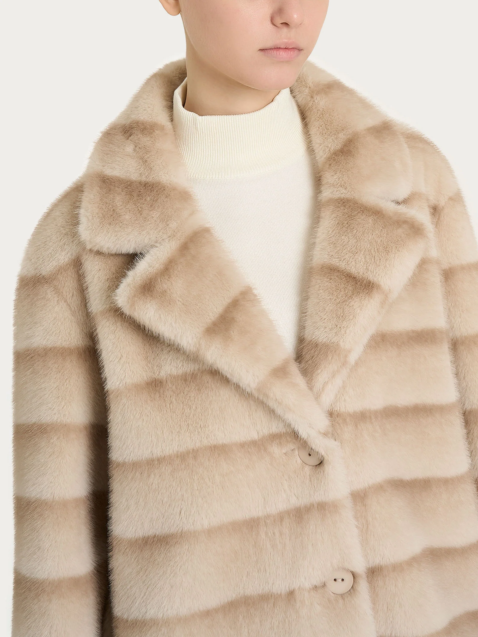 Cappotto con revers double-face in Vegan Fur - Fant.Champignon - Image 6
