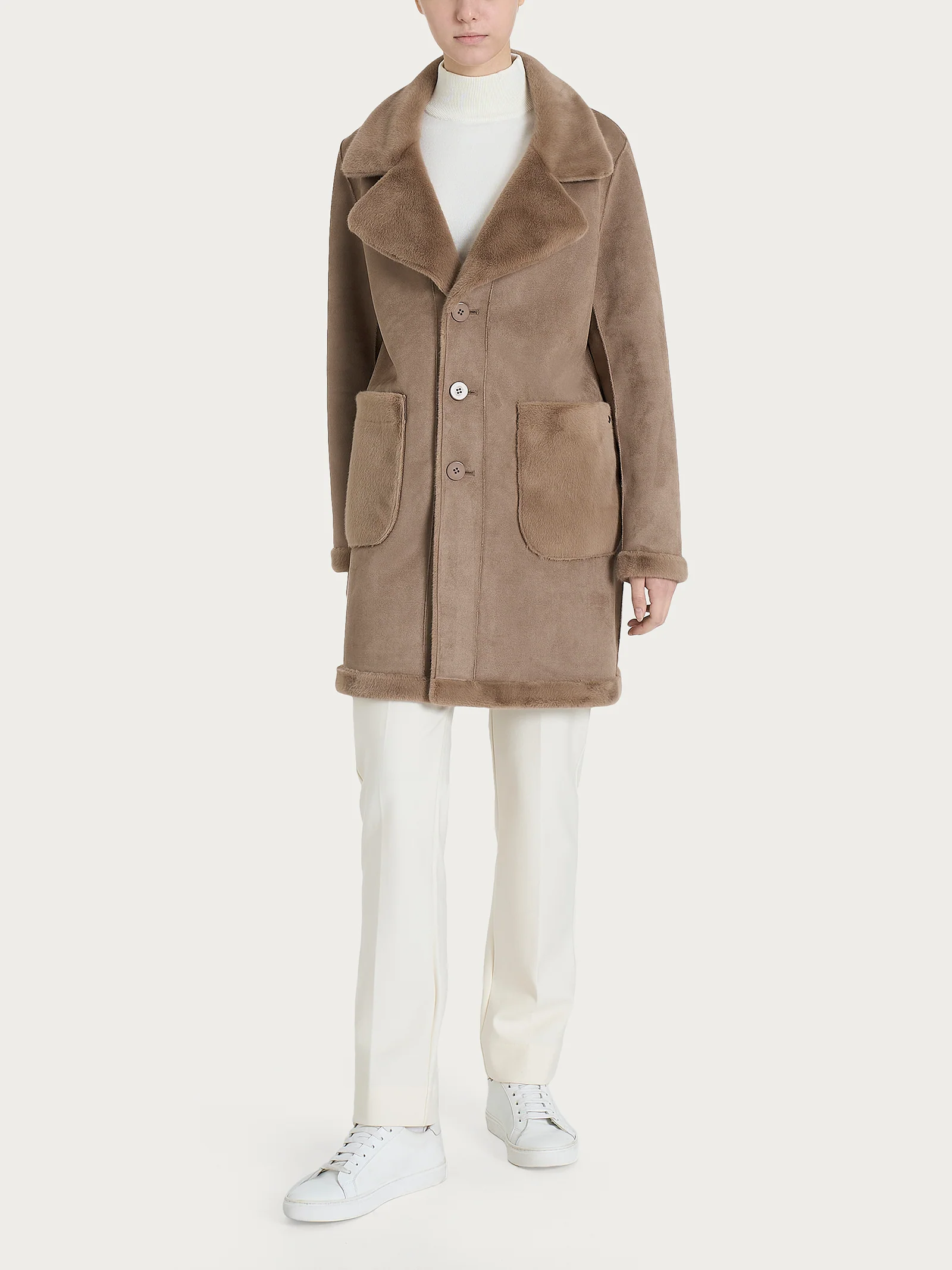 Cappotto corto con revers double-face in Vegan Shearling - Pine Bark - Image 7