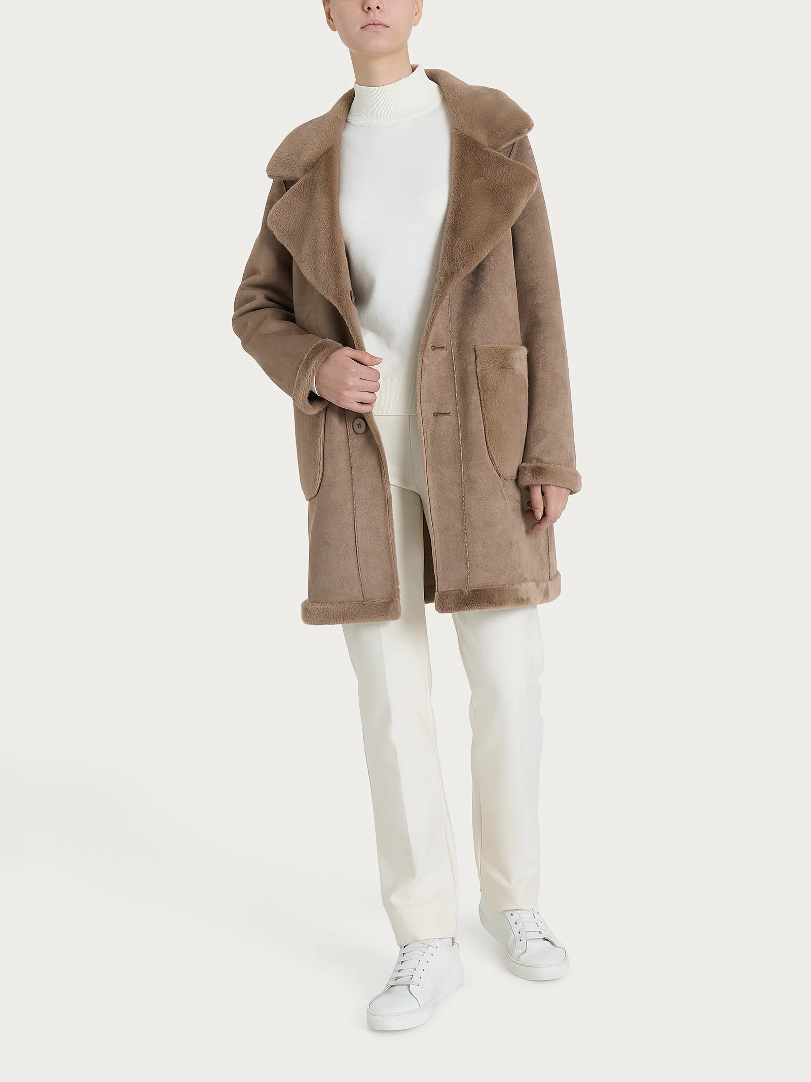 Cappotto corto con revers double-face in Vegan Shearling - Pine Bark - Image 8