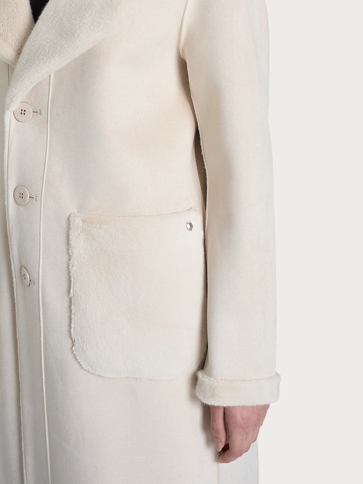 Cappotto lungo con revers double-face in Vegan Shearling - Champignon - Image 8