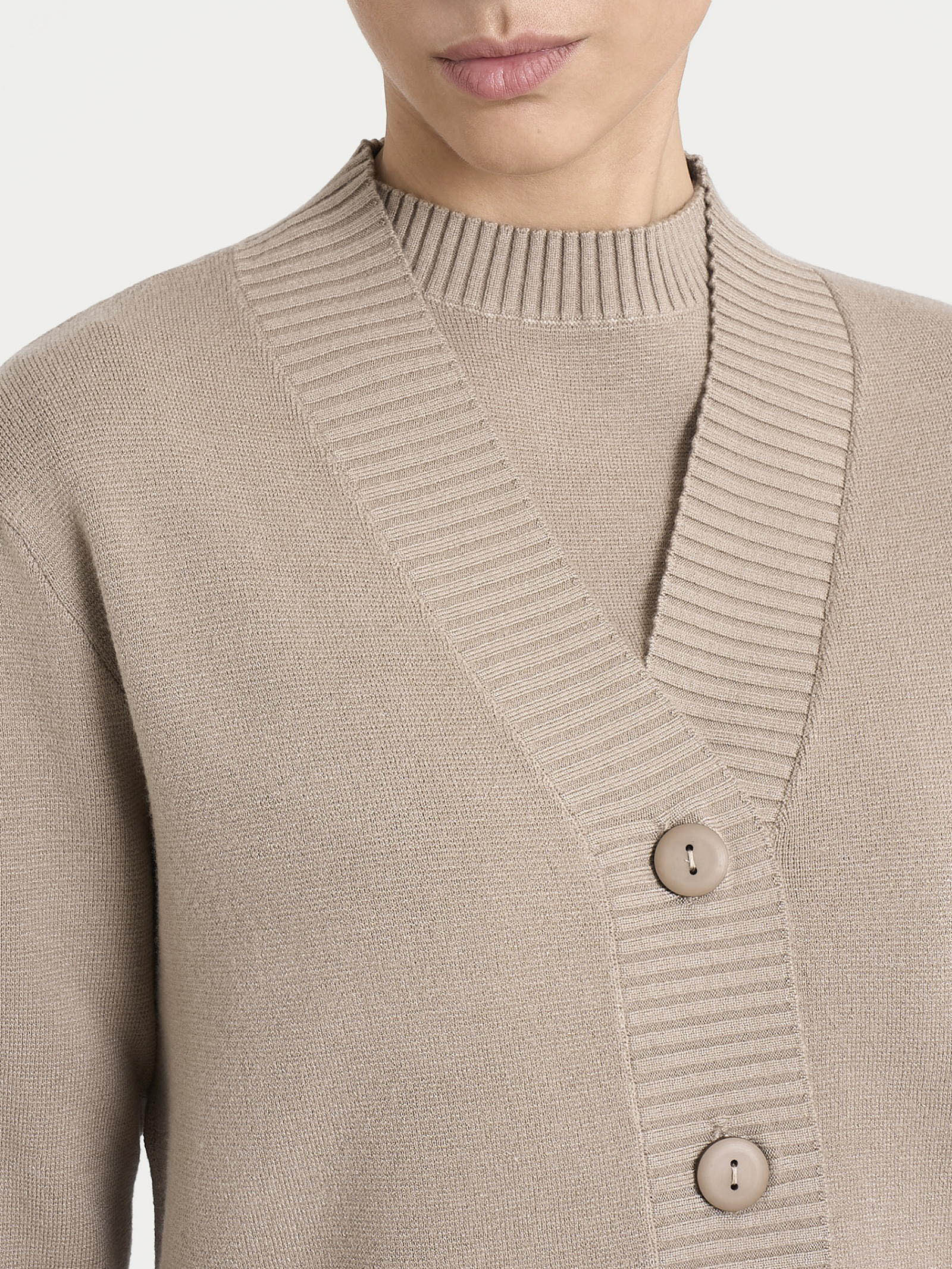Cardigan asimmetrico con bottoni in Super Soft - Cammello - Image 4