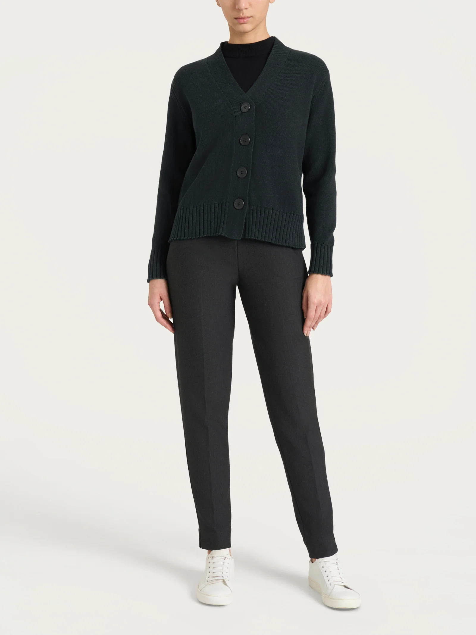 Cardigan con scollo a V e bottoni in Winter Cotton - Nero Mel. - Image 3
