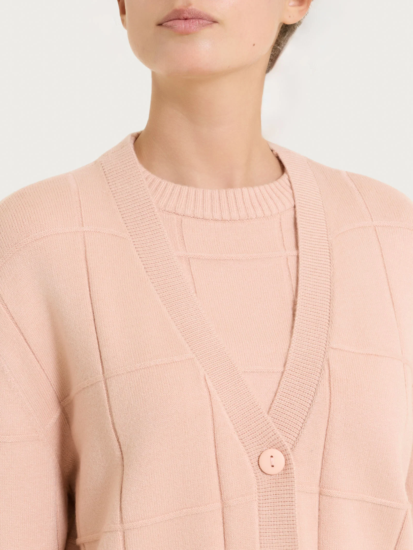 Cardigan con scollo a V e fantasia check in Super Soft - Cameo Rose - Image 3