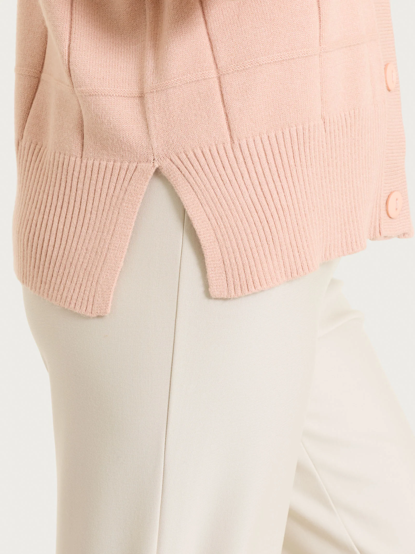 Cardigan con scollo a V e fantasia check in Super Soft - Cameo Rose - Image 4