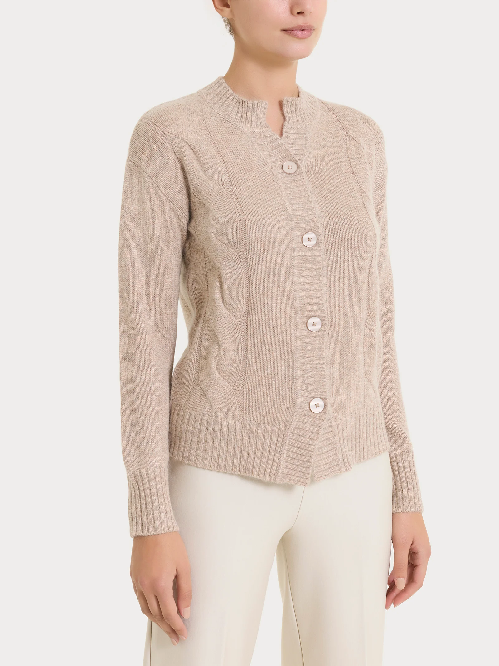 Cardigan corto con trecce laterali in Natural Soft - Zenzero Mel.