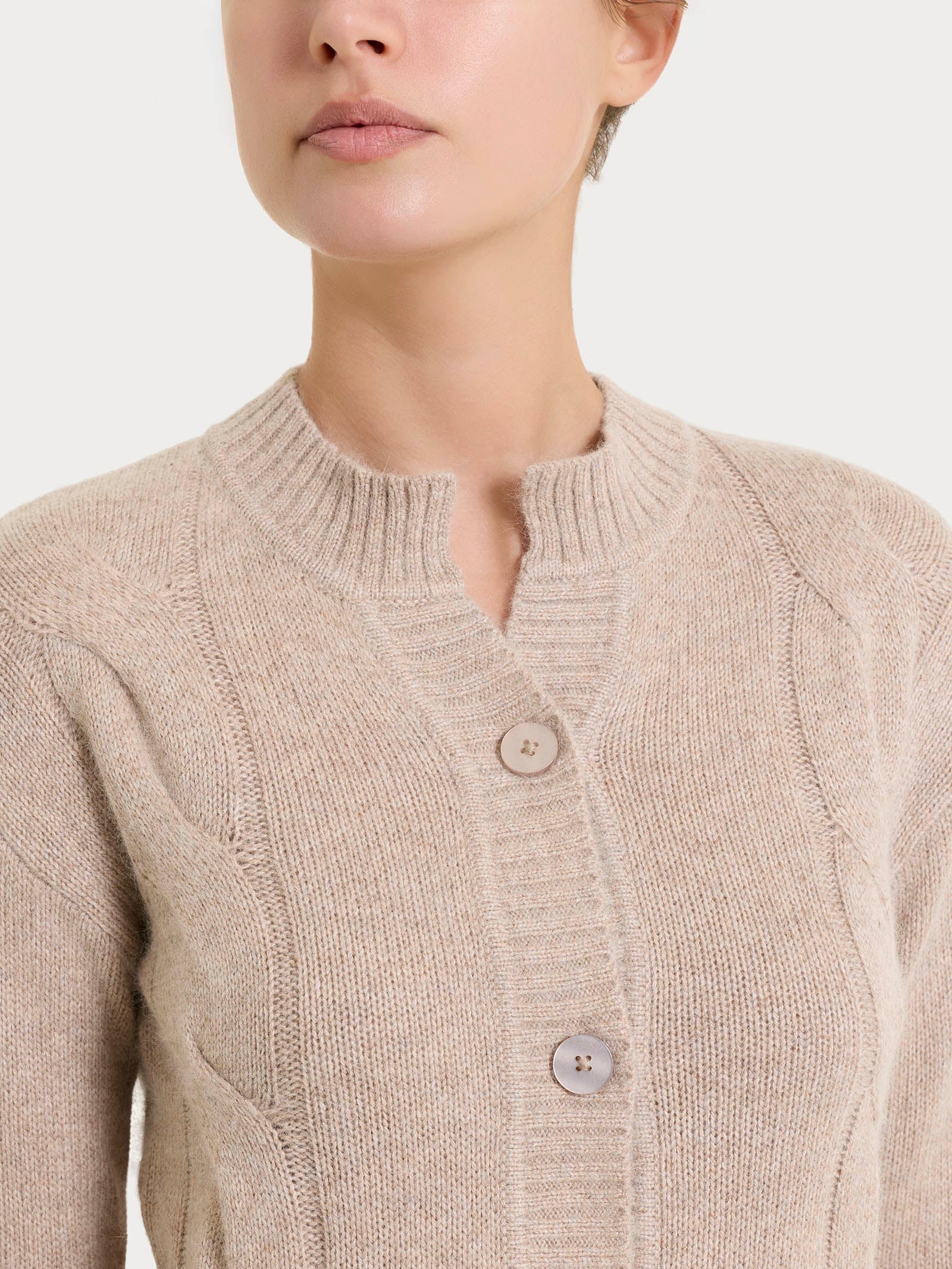 Cardigan corto con trecce laterali in Natural Soft - Zenzero Mel. - Image 3