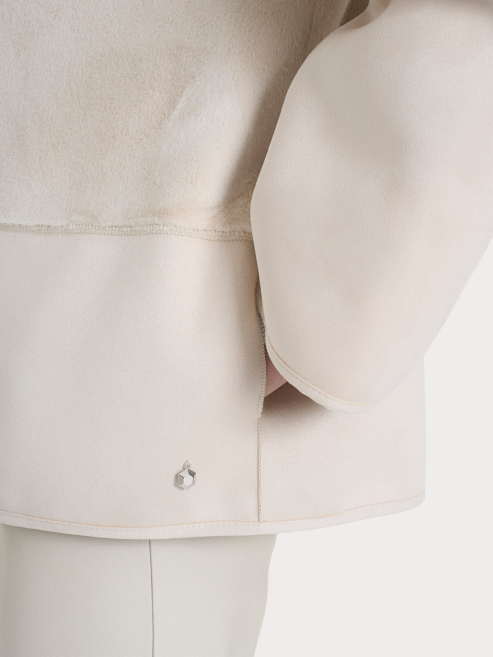 Giacca corta con collo alto double-face in Vegan Shearling - Champignon - Image 6