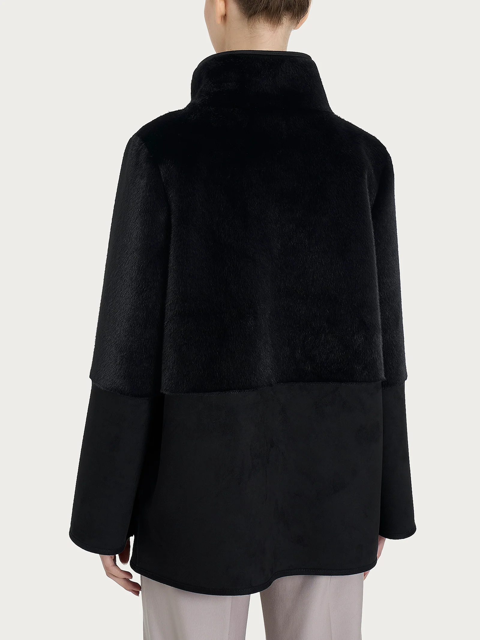 Giacca lunga con collo alto double-face in Vegan Shearling - Nero - Image 4