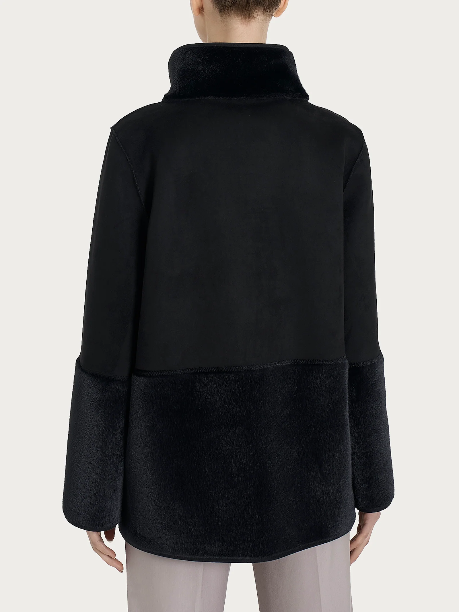 Giacca lunga con collo alto double-face in Vegan Shearling - Nero - Image 5