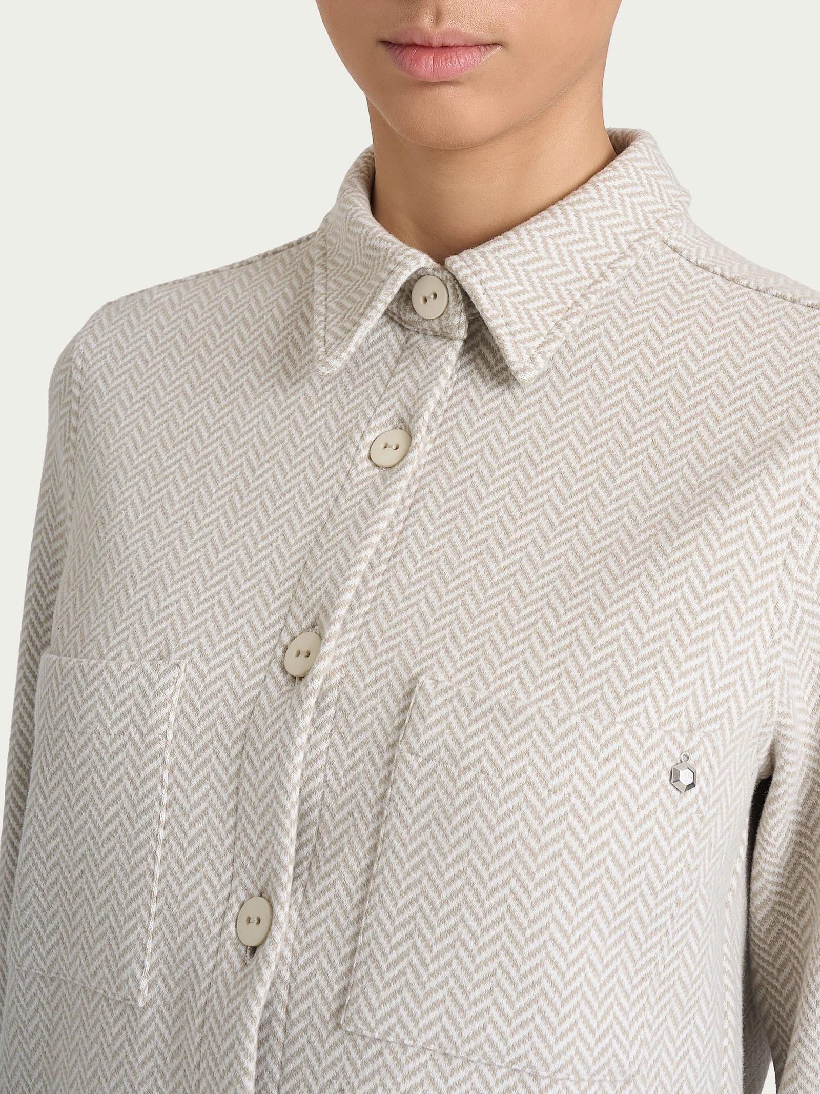 Giacca Shacket con fantasia in Eco Jacquard - Fant.Avorio - Image 3