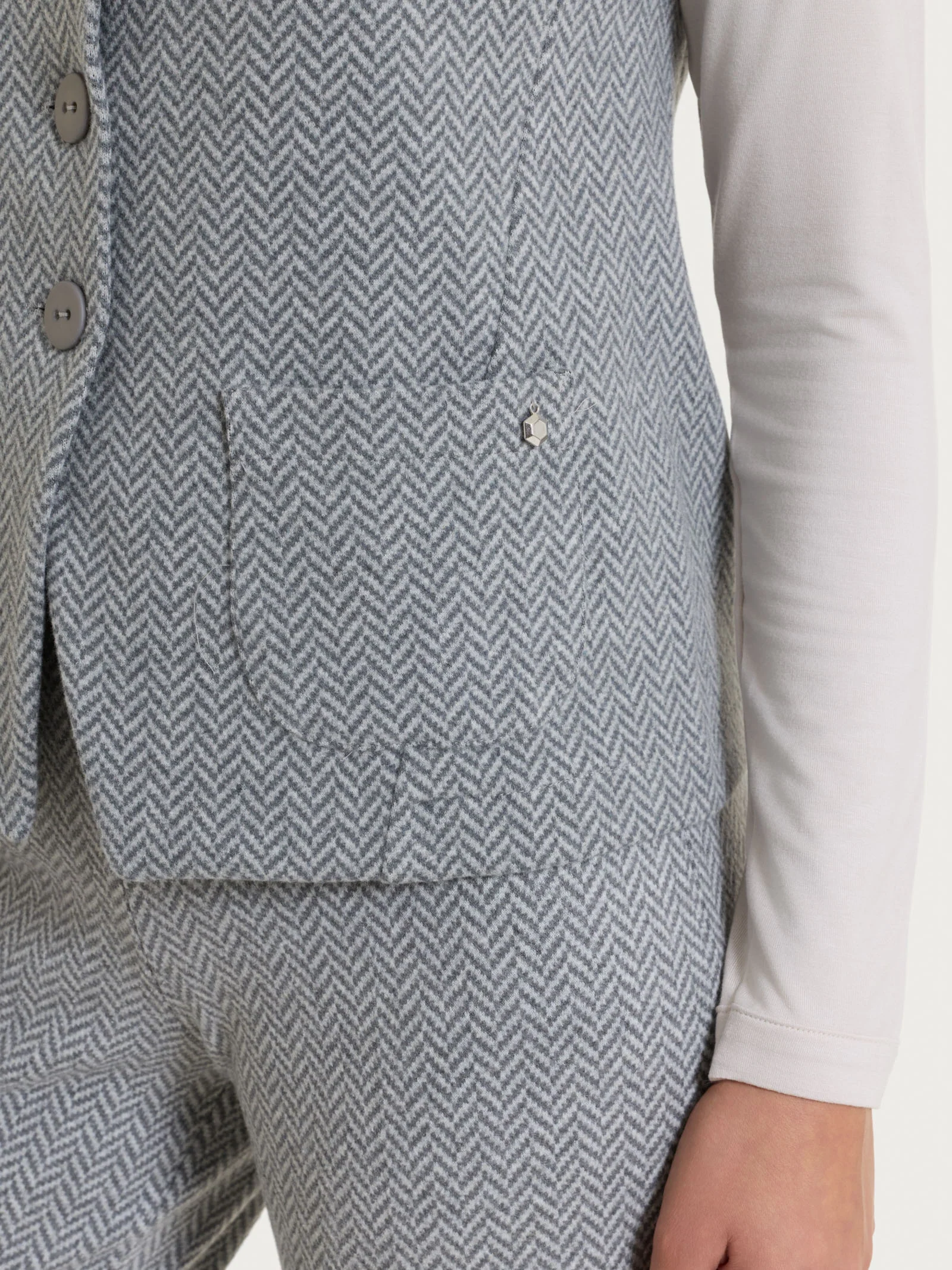 Gilet con quattro bottoni in Eco Jacquard - Fant.Grigio Mel. - Image 3