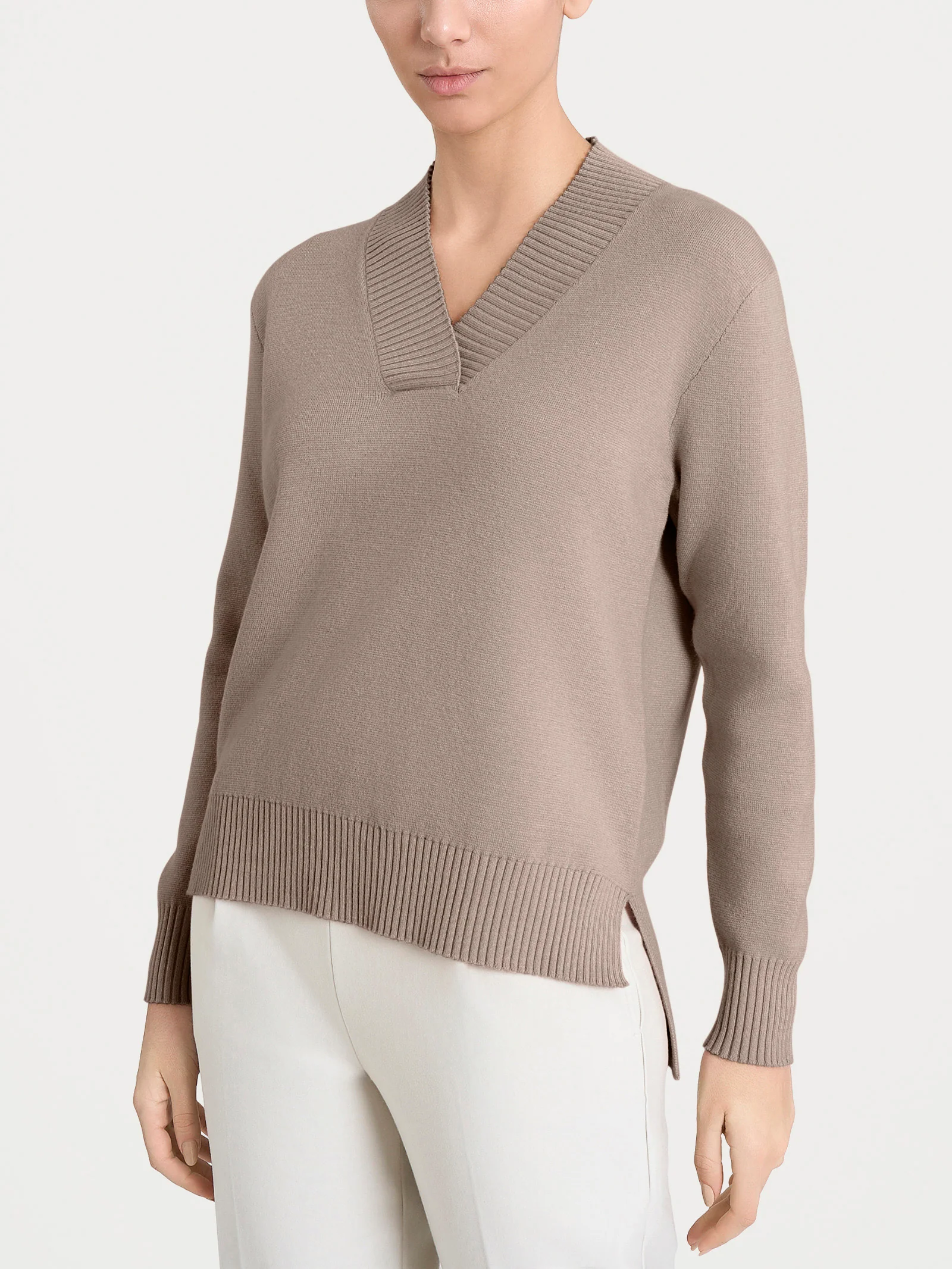 Maglia asimmetrica con scollo a V in Super Soft - Cammello