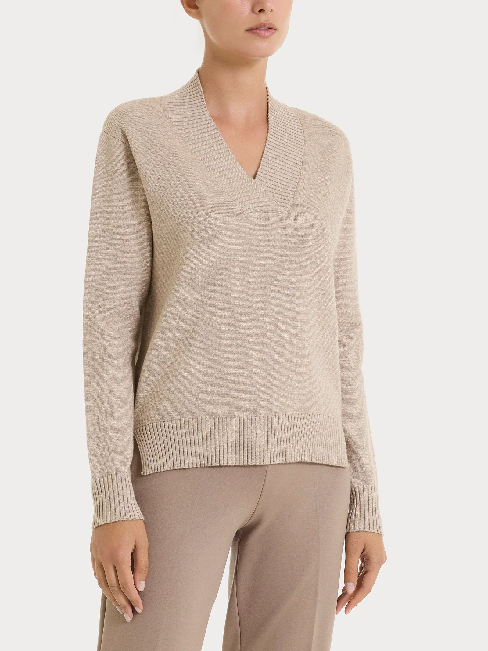 Maglia asimmetrica con scollo a V in Super Soft - Cammello Mel.