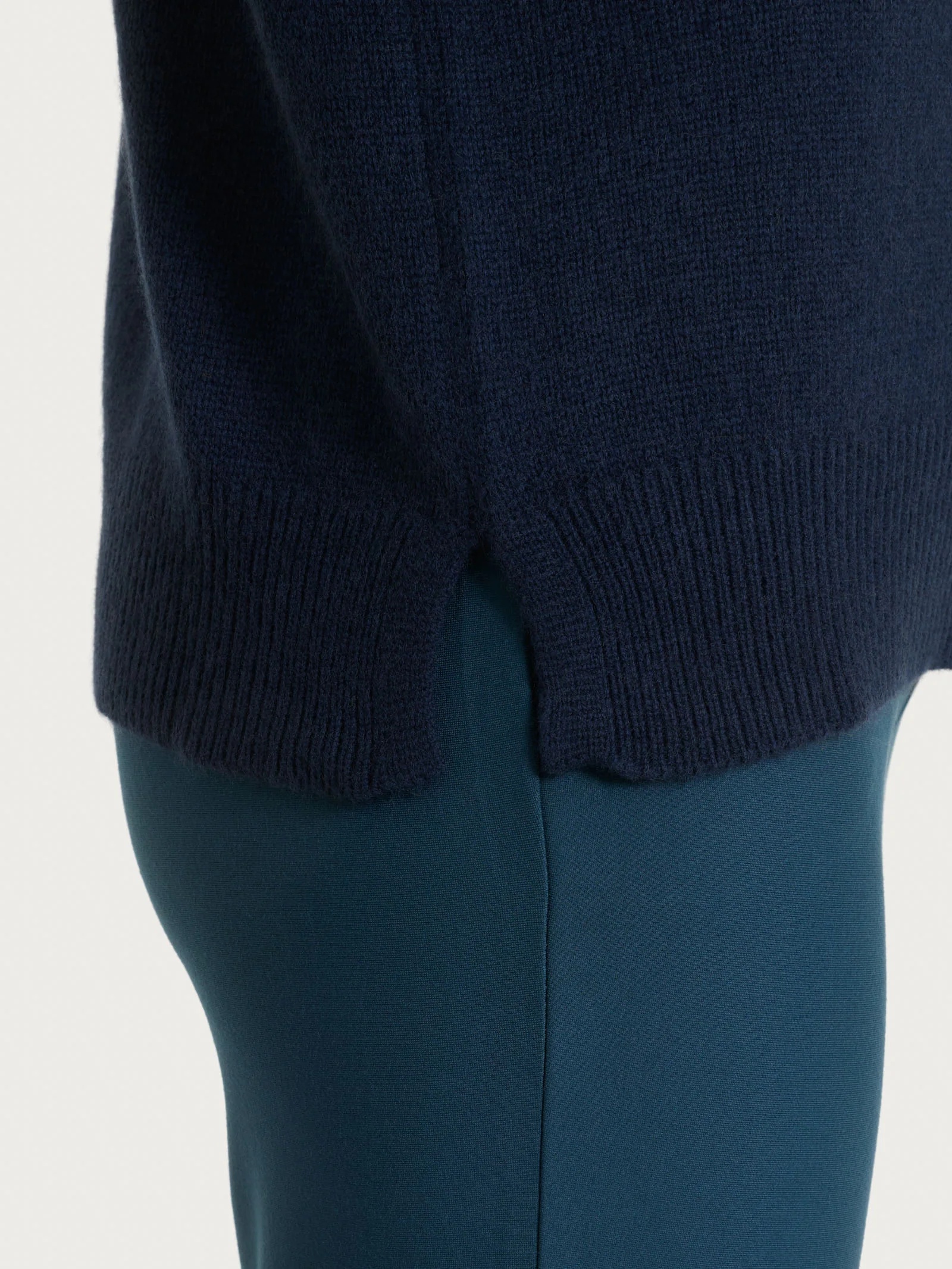 Maglia con collo a ciambella in Natural Soft - Bleu - Image 3