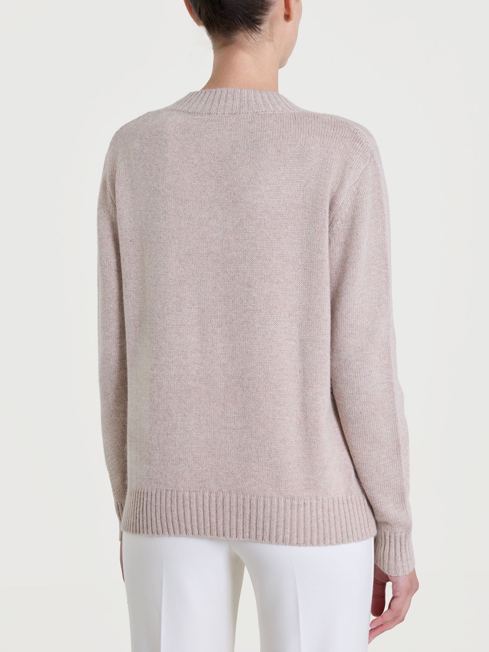 Maglia con scollo a V e con trecce in Natural Soft - Zenzero Mel. - Image 2