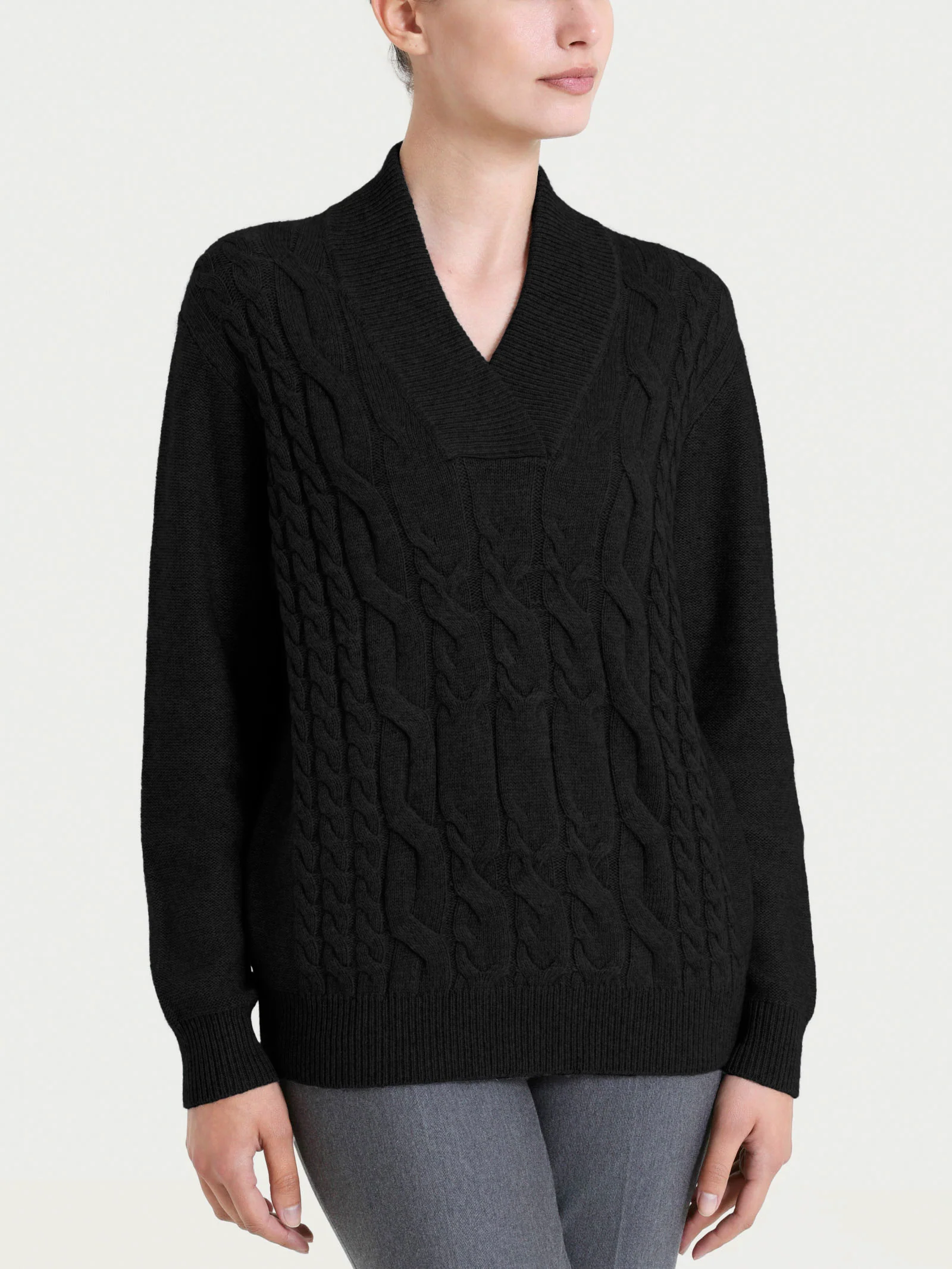 Maglia con scollo a V e trecce alternate in Natural Soft - Nero