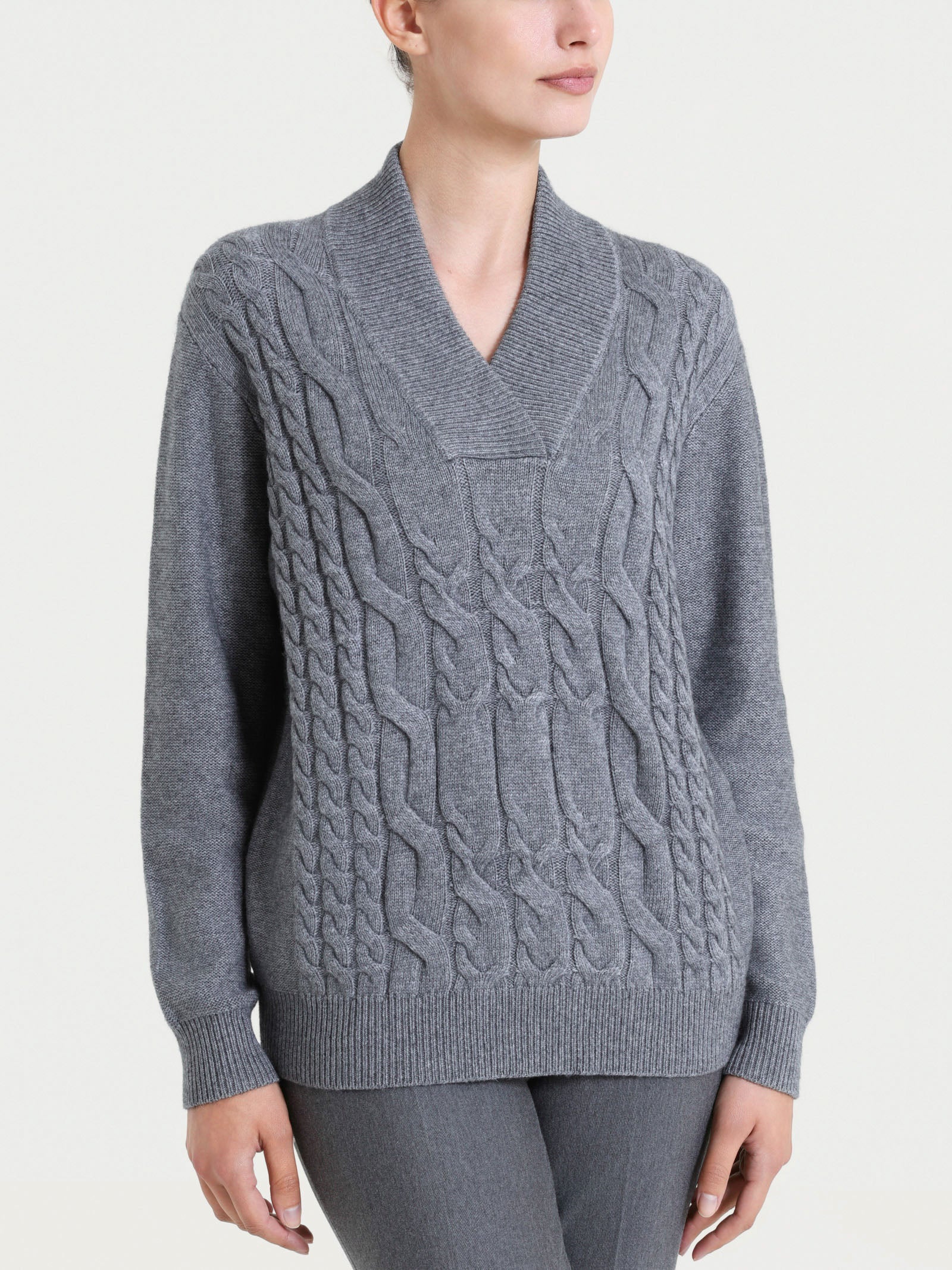Maglia con scollo a V e trecce alternate in Natural Soft - Ferro Mel.