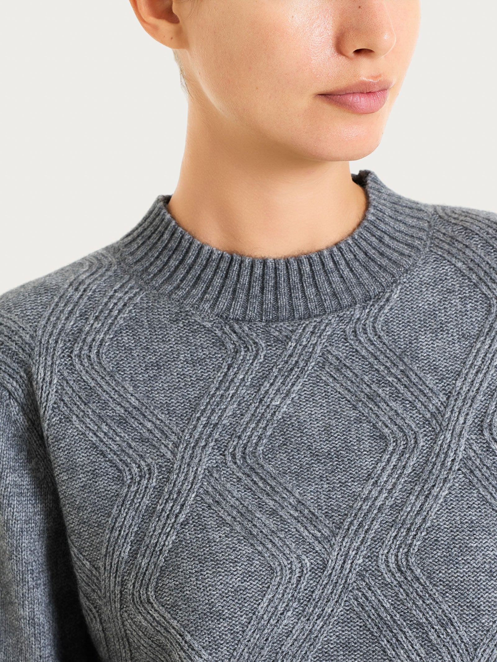Maglia girocollo con trecce in Natural Soft - Ferro Mel. - Image 3