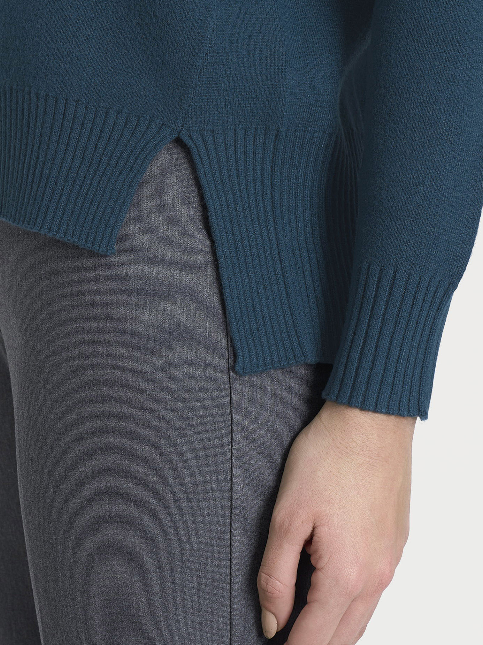 Maglia girocollo in Super Soft - Reflecting Pond - Image 3