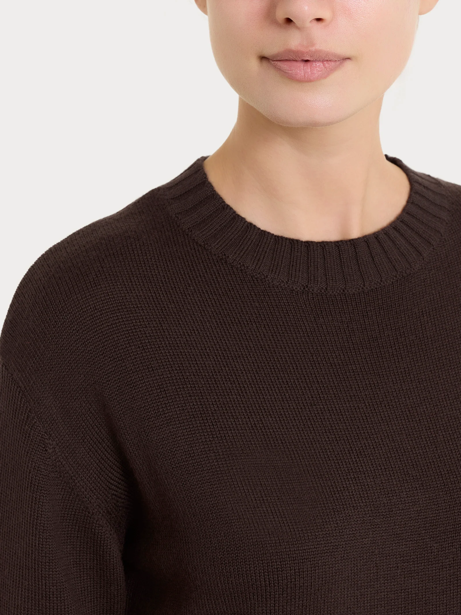 Maglia girocollo leggera in Merino Soft - Chocolate Torte - Image 4