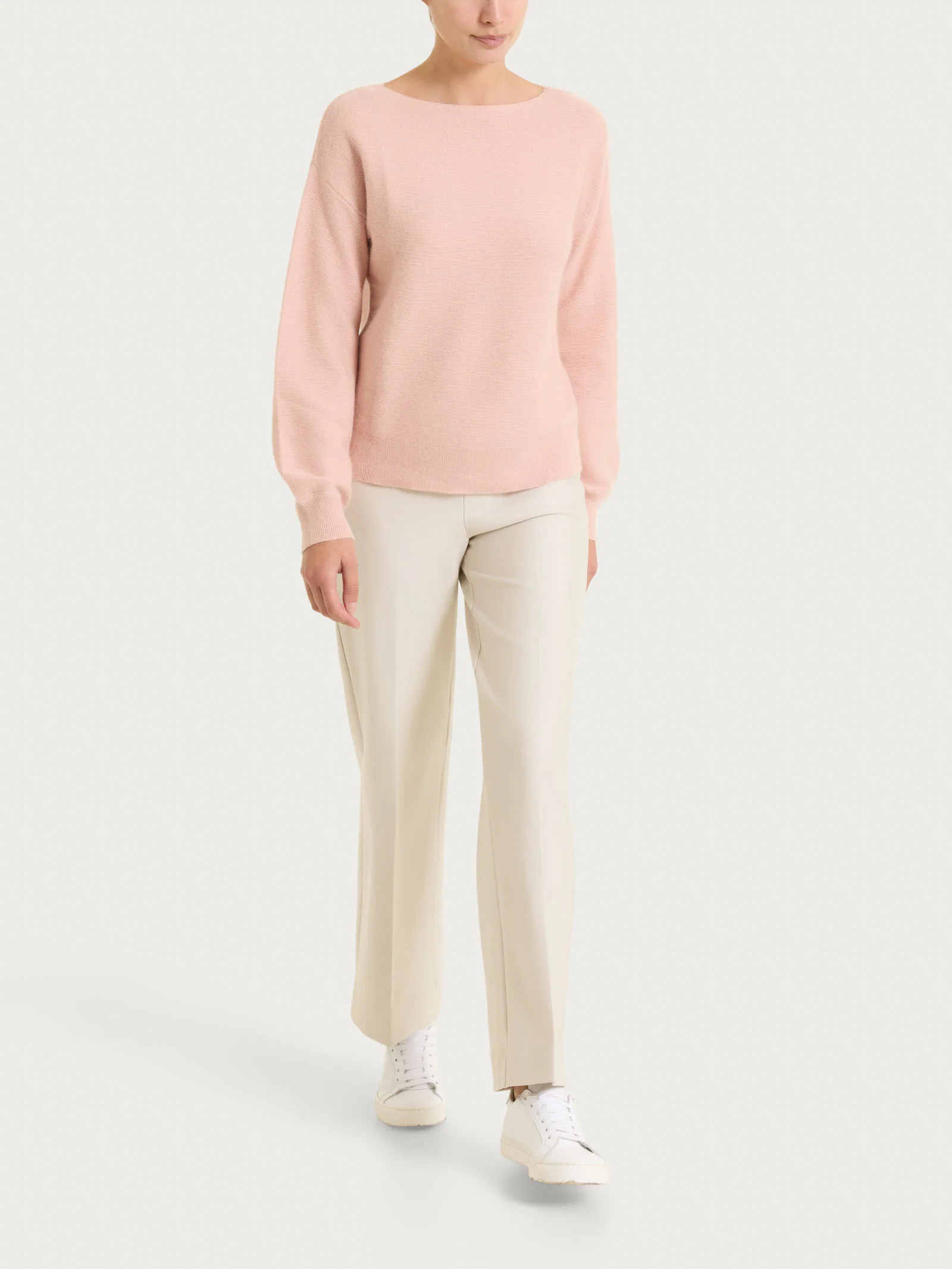Maglia Punto Links con scollo a barchetta in Natural Soft - Cameo Rose - Image 4