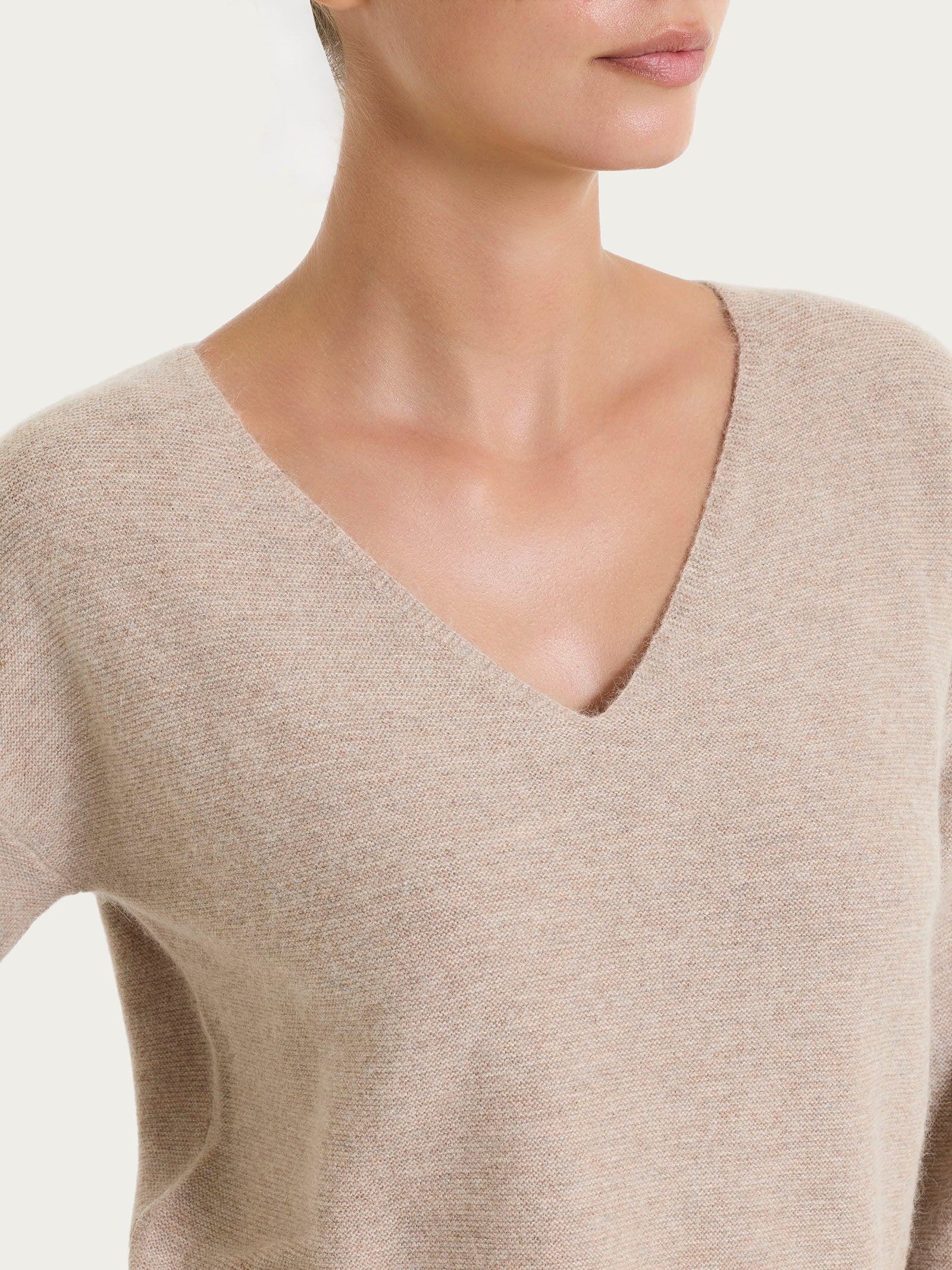 Maglia Punto Links con scollo a V in Natural Soft - Zenzero Mel. - Image 3