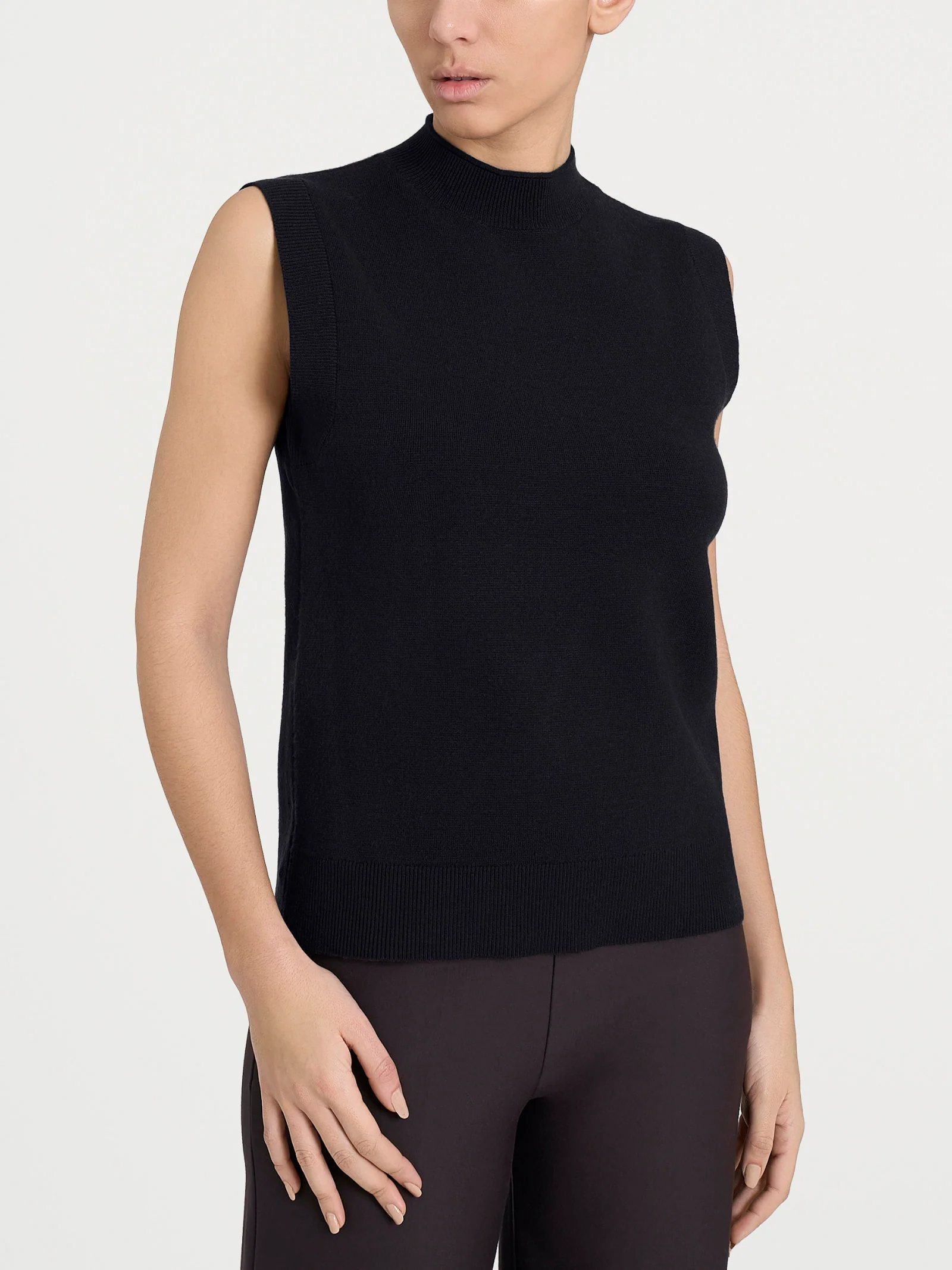 Maglia smanicata in Super Soft - Nero