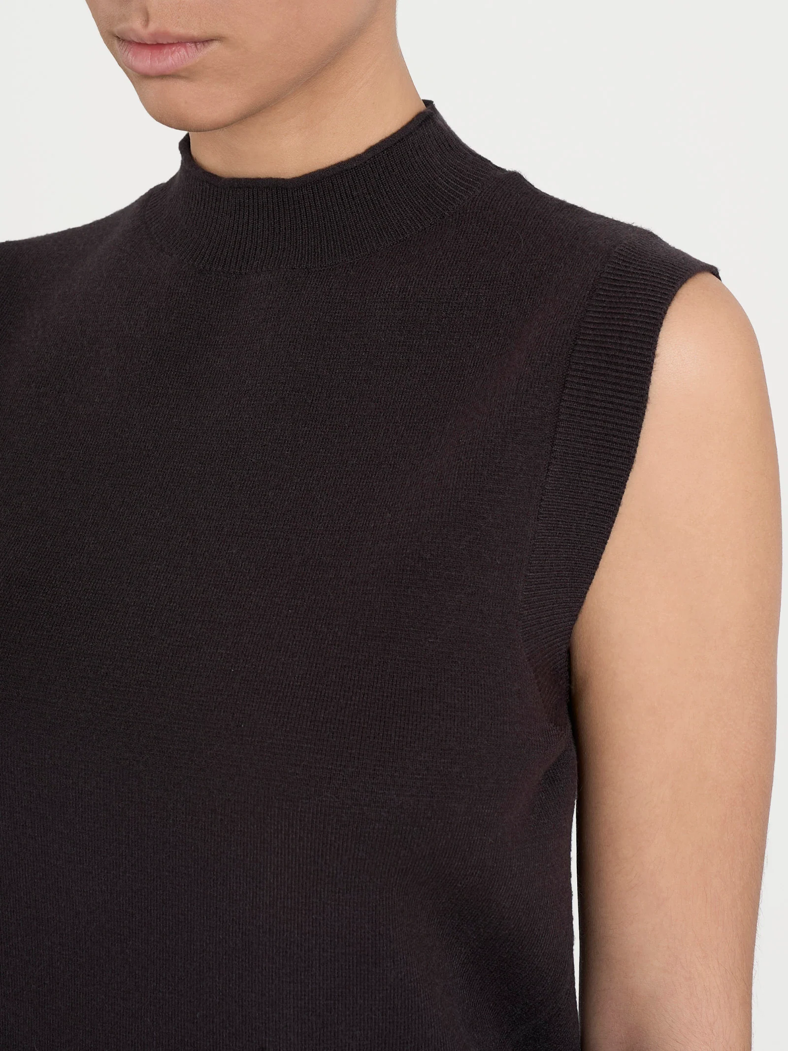 Maglia smanicata in Super Soft - Chocolate Torte - Image 3