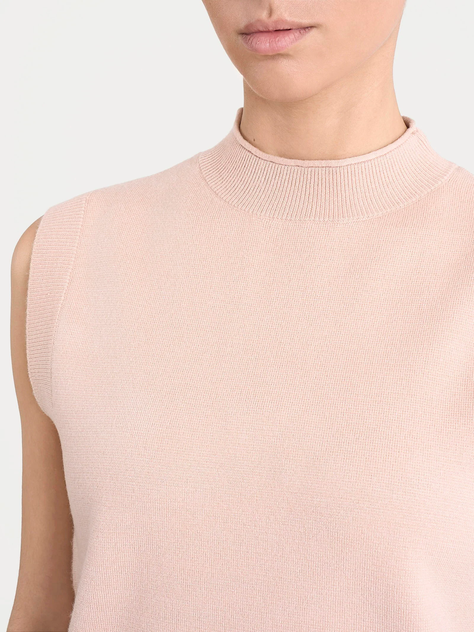 Maglia smanicata in Super Soft - Cameo Rose - Image 3