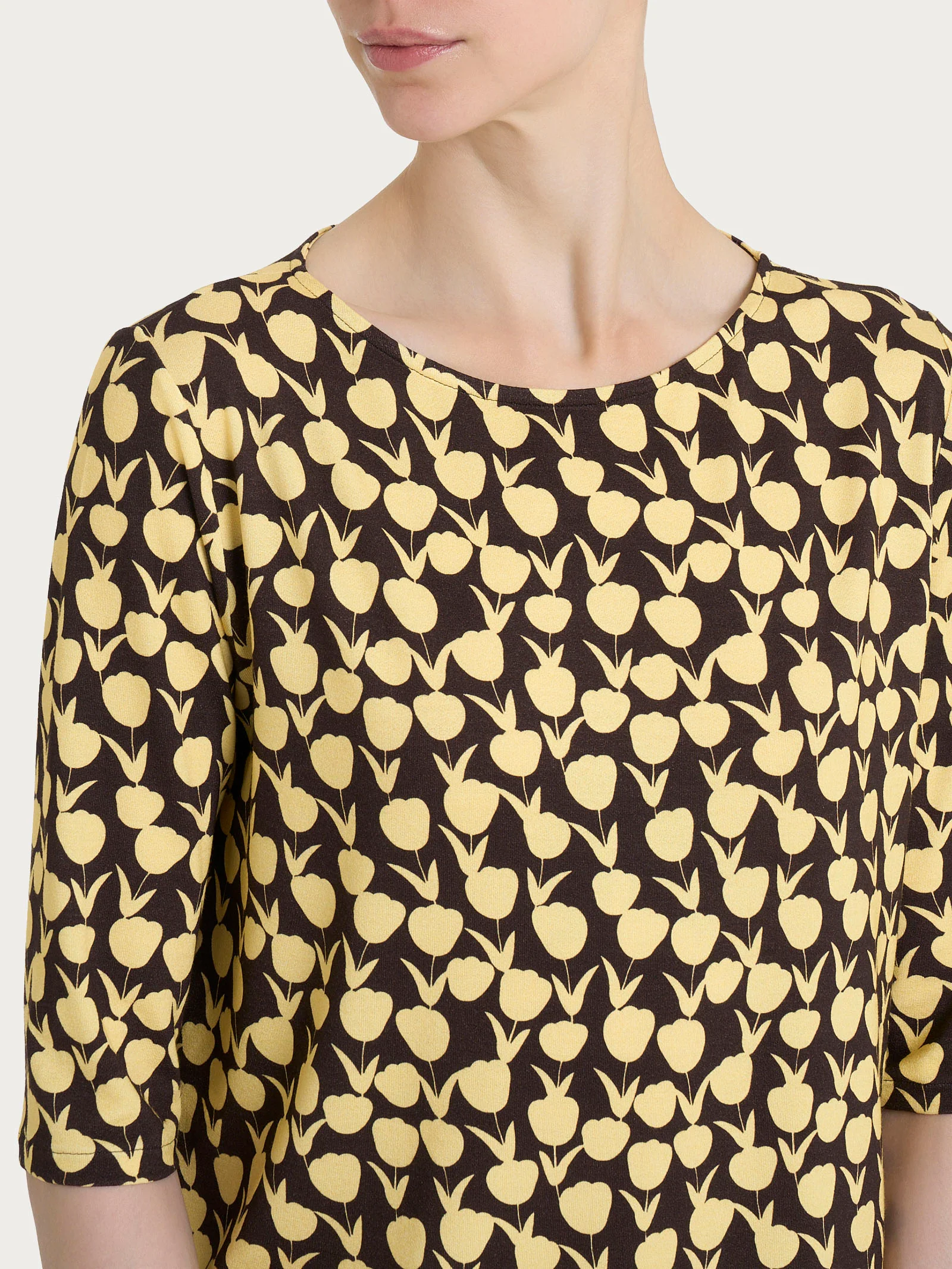 Maglietta a barchetta con tulips pattern in jersey di viscosa Crêpe - Fant. Pale Banana - Image 3