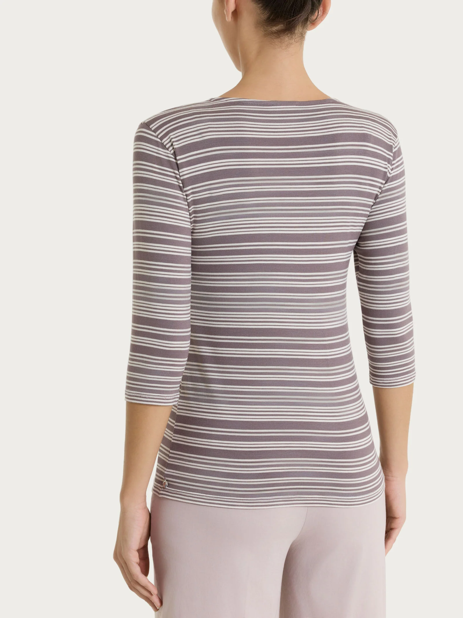 Maglietta a righe alternate con scollo a V in Viscosa Summer - Fant. Plum Truffle - Image 2