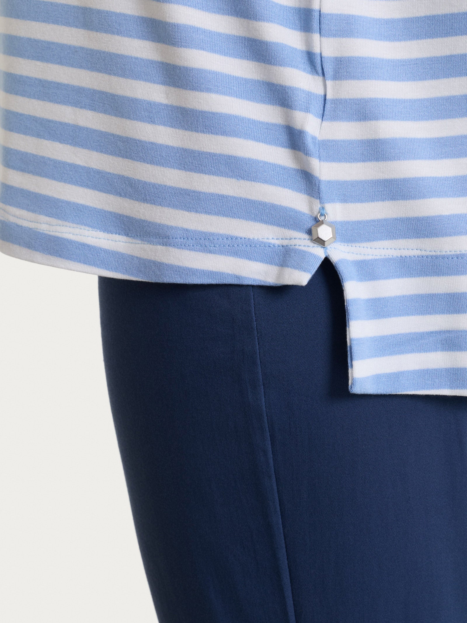 Maglietta boxy a righe in Viscosa Summer - Fant. Bel Air Blue riga pari - Image 4