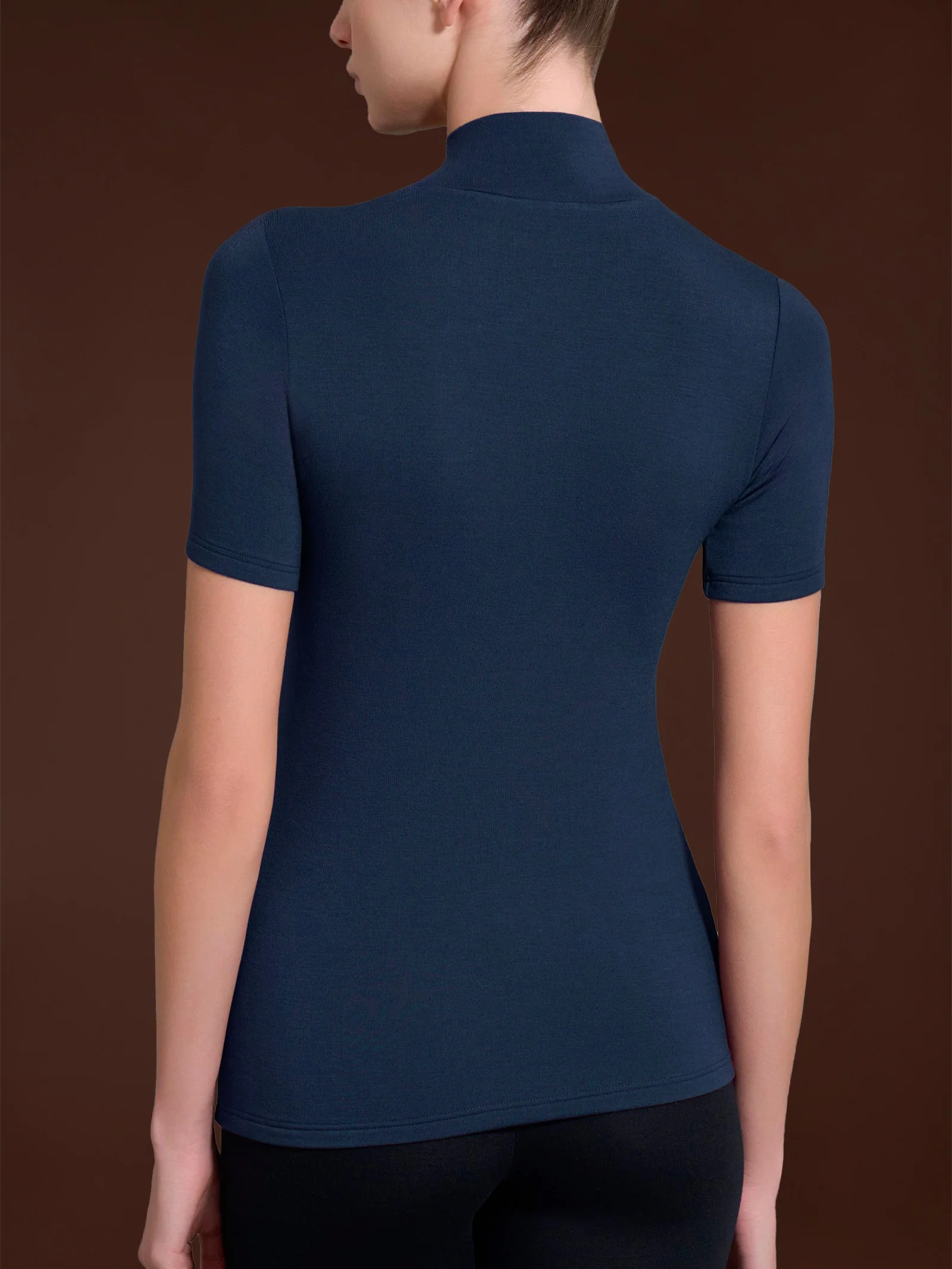 Maglietta collo alto in Eco Viscosa - Bleu - Image 3