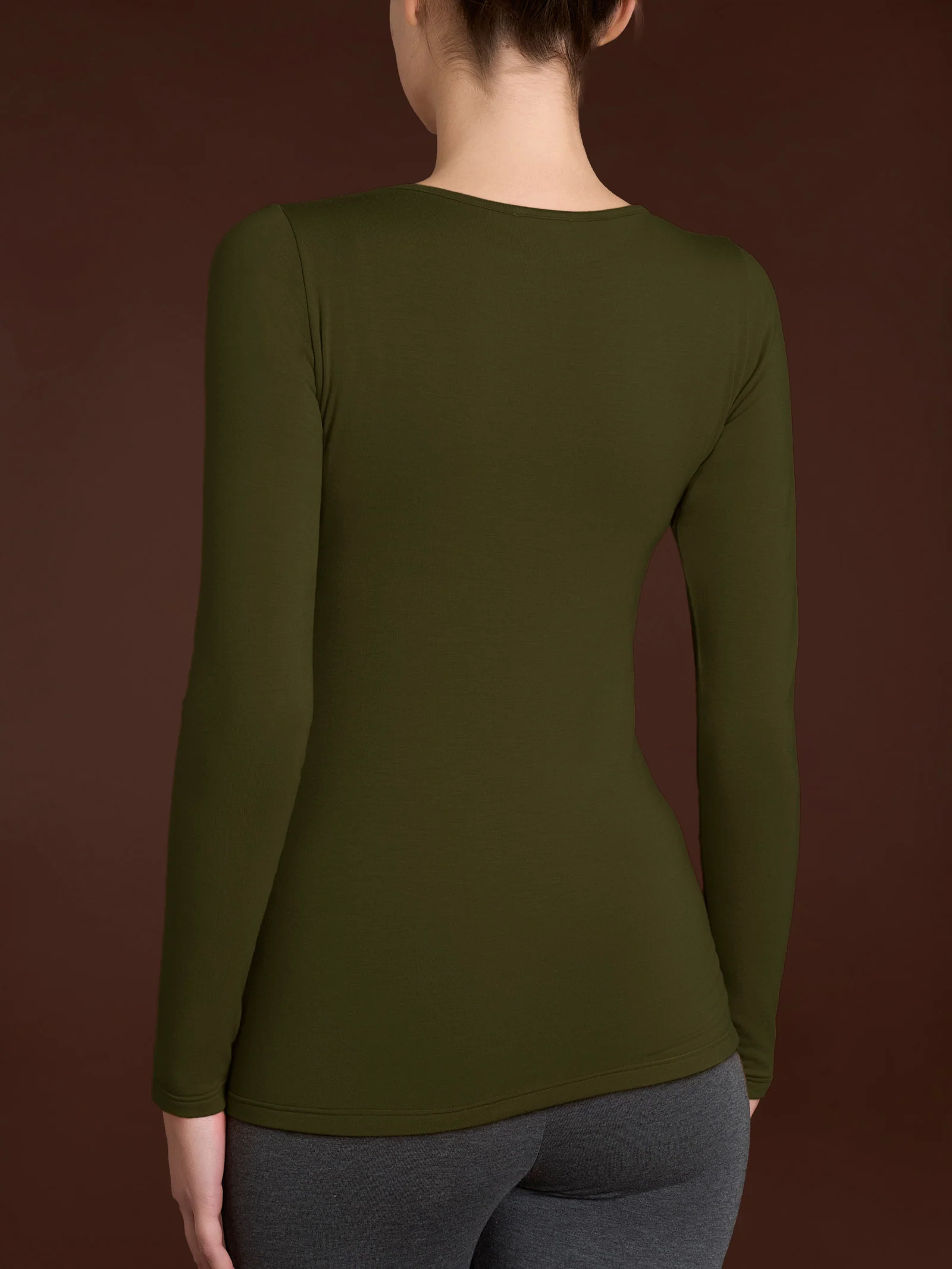 Maglietta con scollo a barchetta in Eco Viscosa - Dark Olive - Image 2