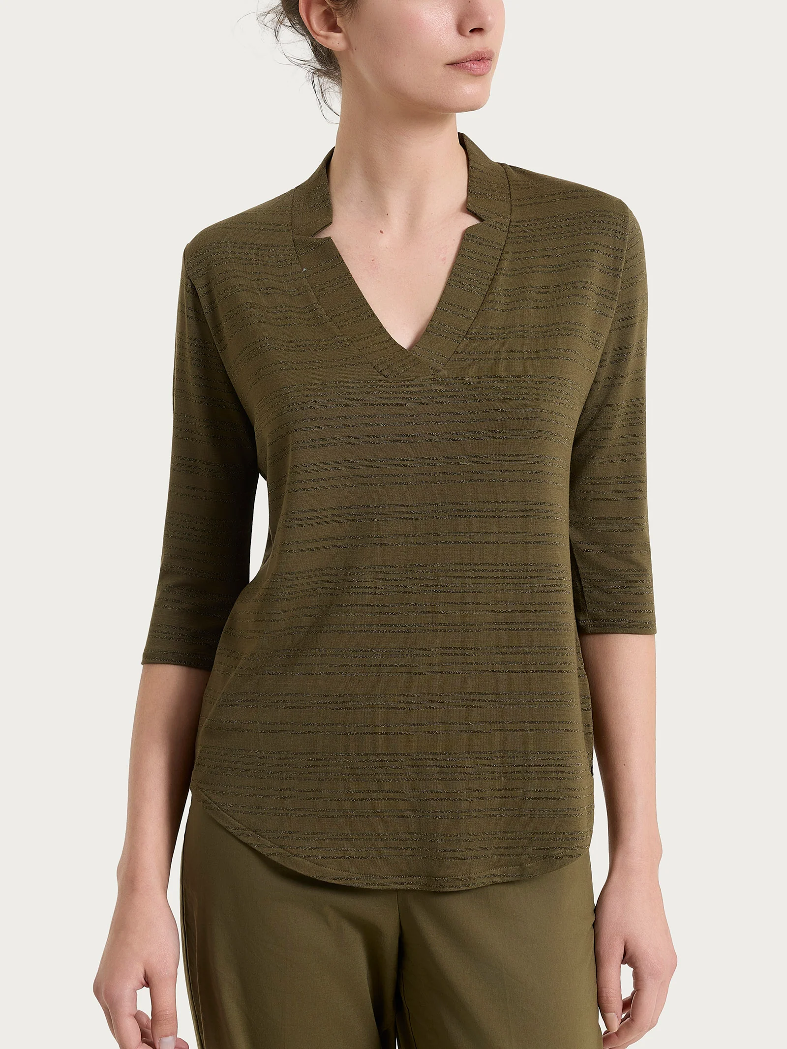 Maglietta con scollo a V e righe orizzontali alternate in Viscosa Summer - Fant. Dark Olive