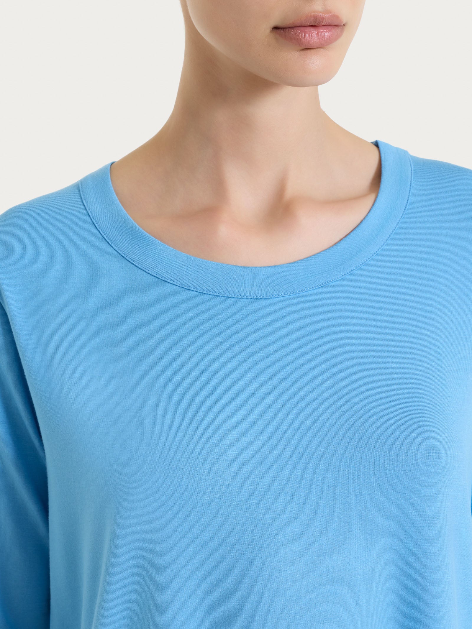 Maglietta girocollo in Viscosa Summer - Azure Blue - Image 4