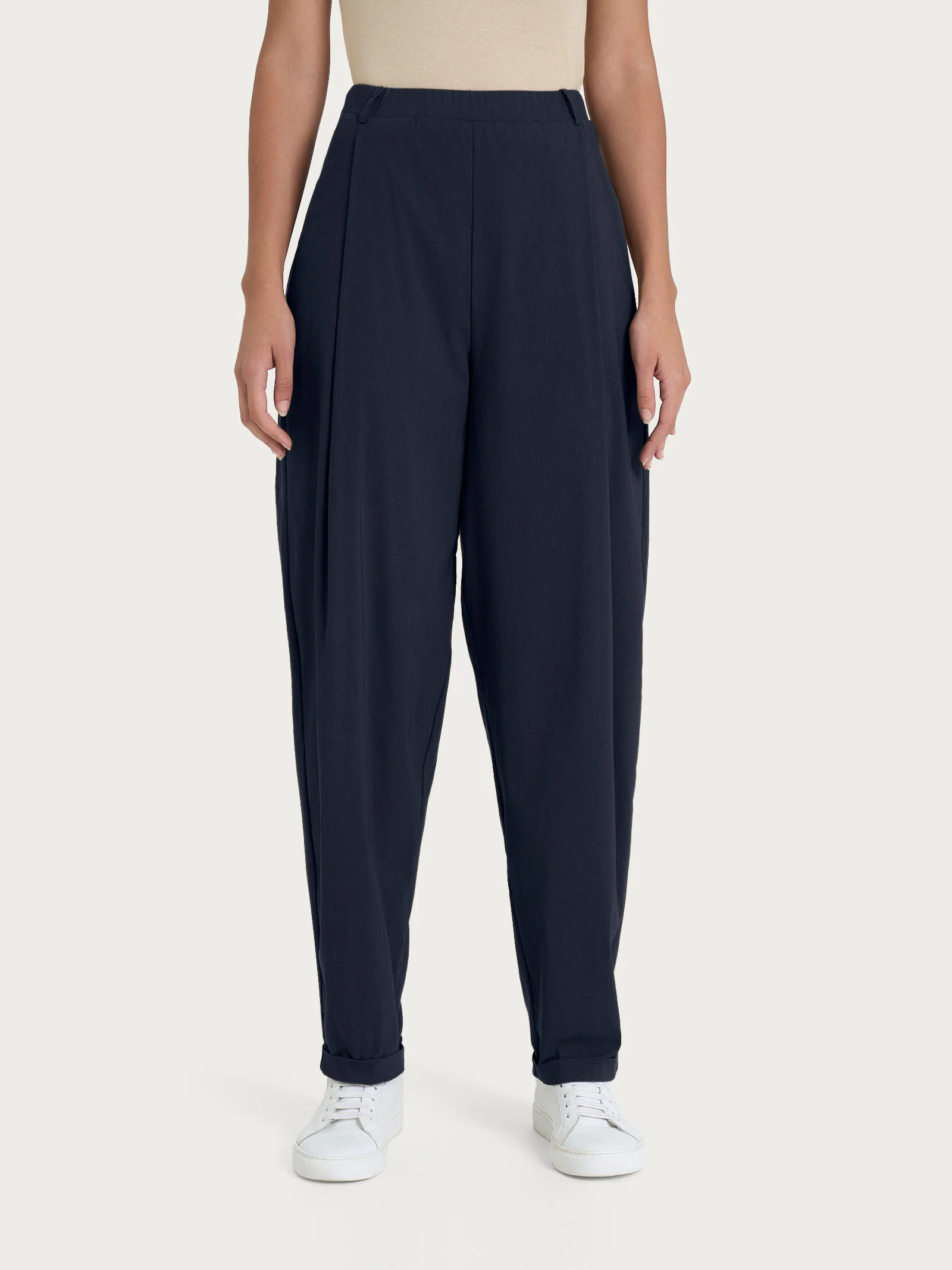 Pantalone a carota con tasche e pinces in Super Fresh - Bleu