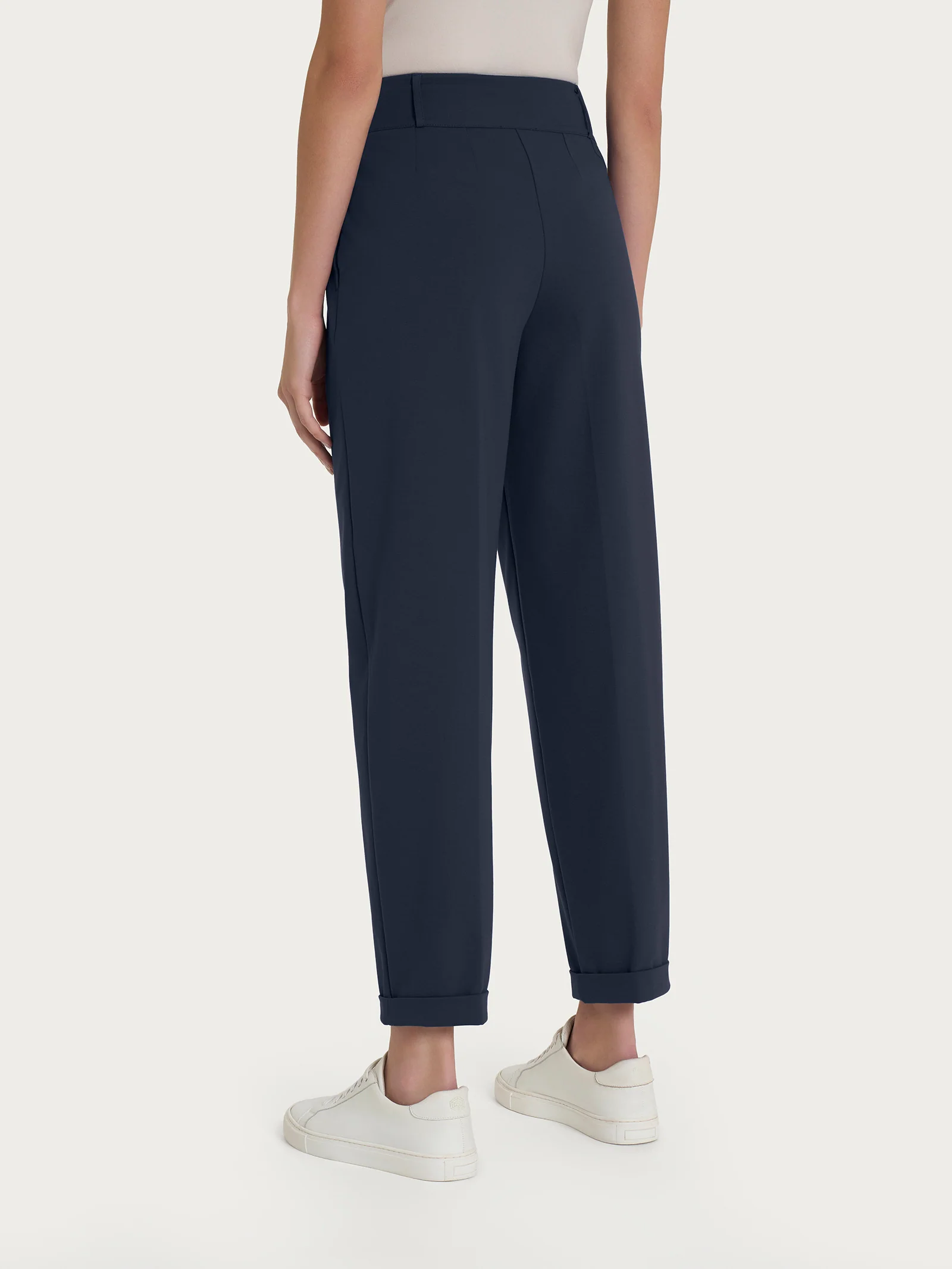 Pantalone a carota con tasche in Compact Light - Bleu - Image 2