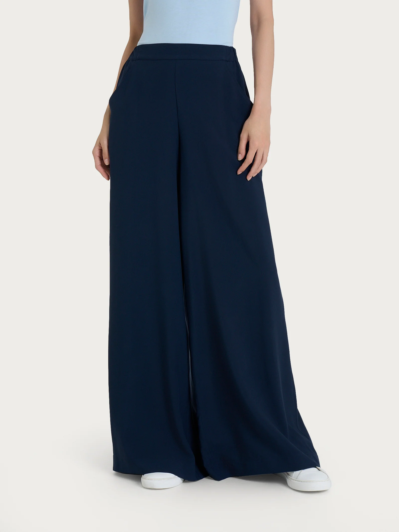 Pantalone a palazzo con tasche in Ecoseta - Bleu