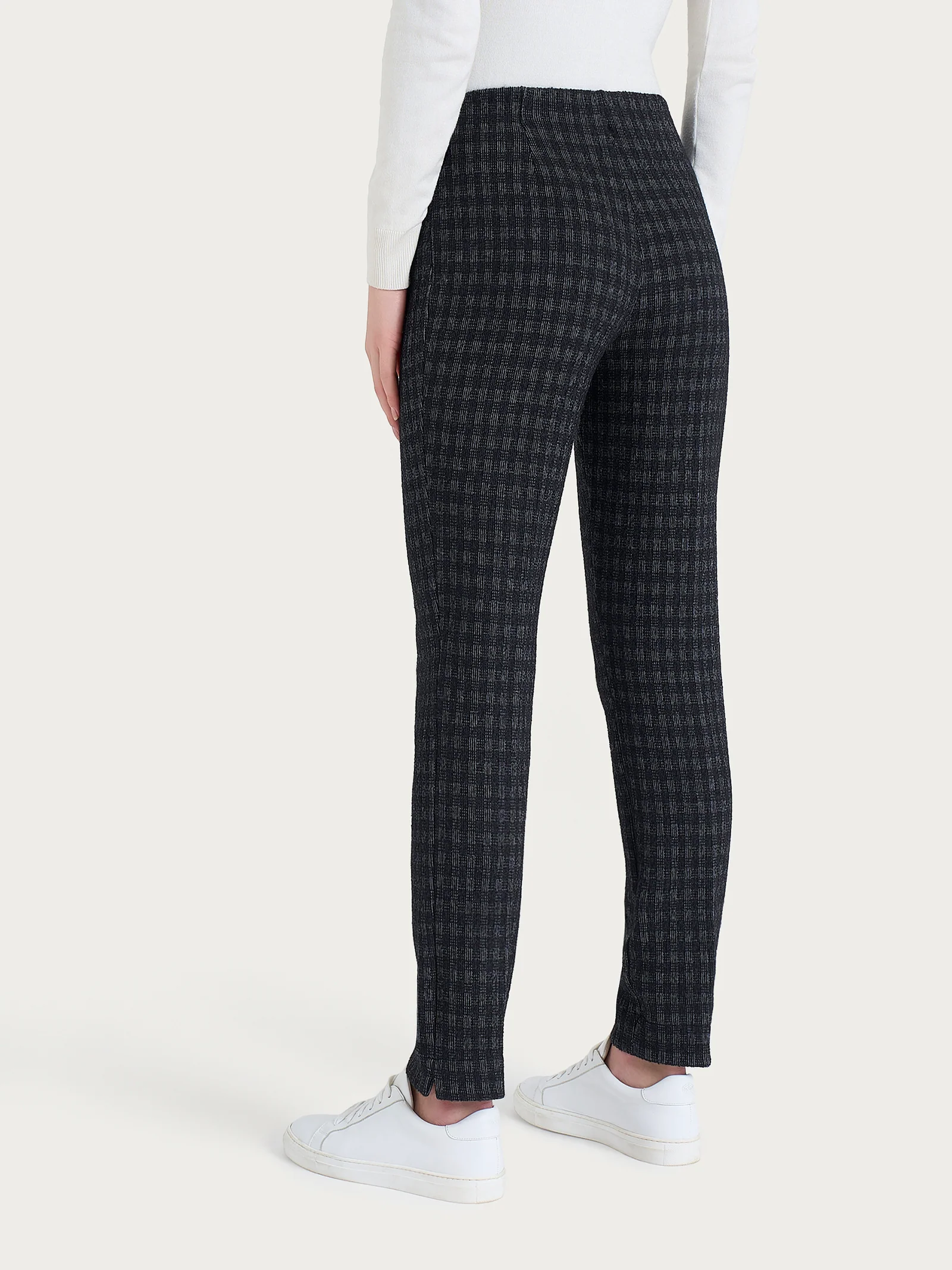 Pantalone a sigaretta con spacchetti in Eco Jacquard misto lana - Fant.Nero - Image 2