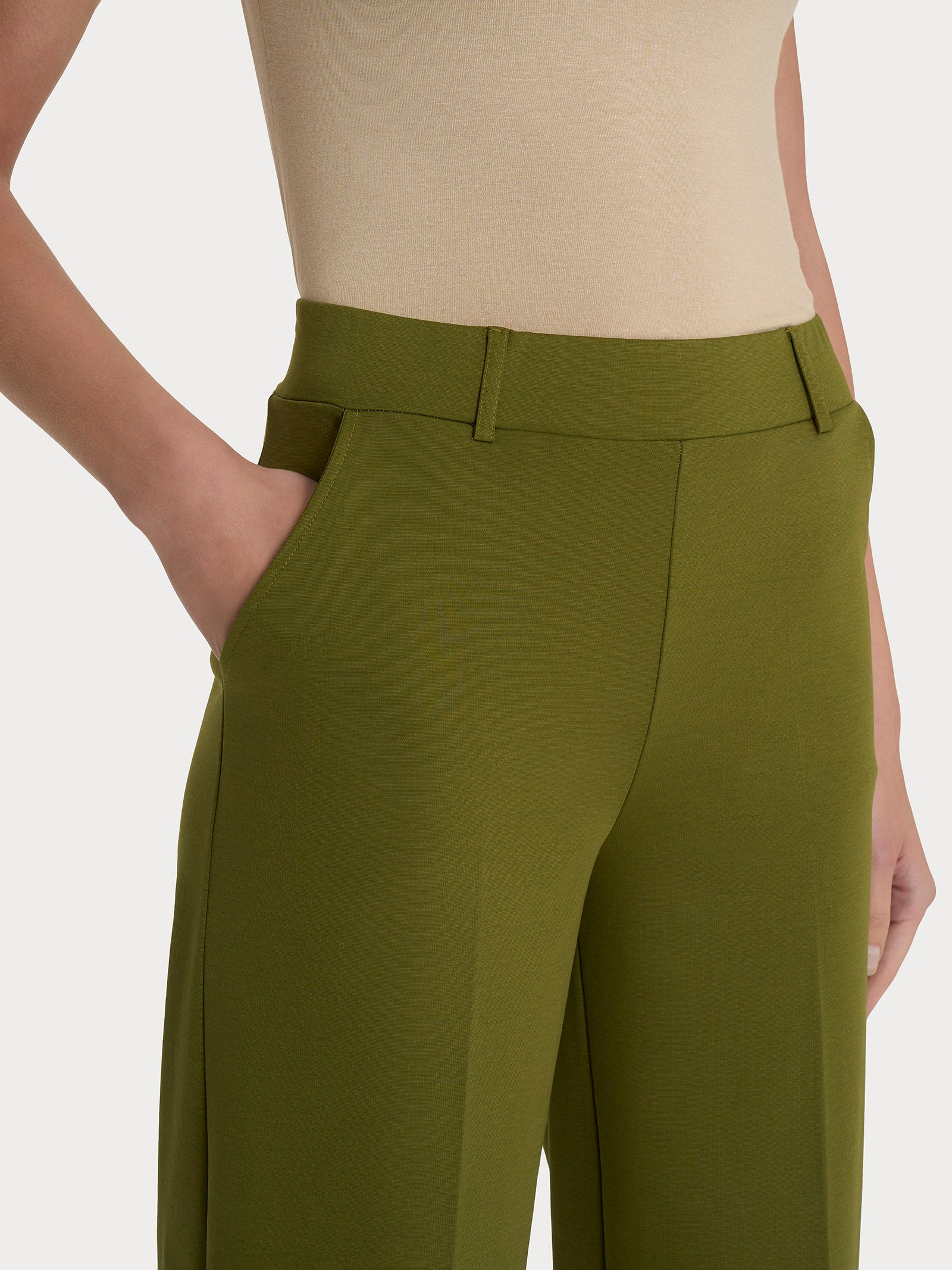 Pantalone ampio alla caviglia con tasche in Compact Light - Sphagnum - Image 3