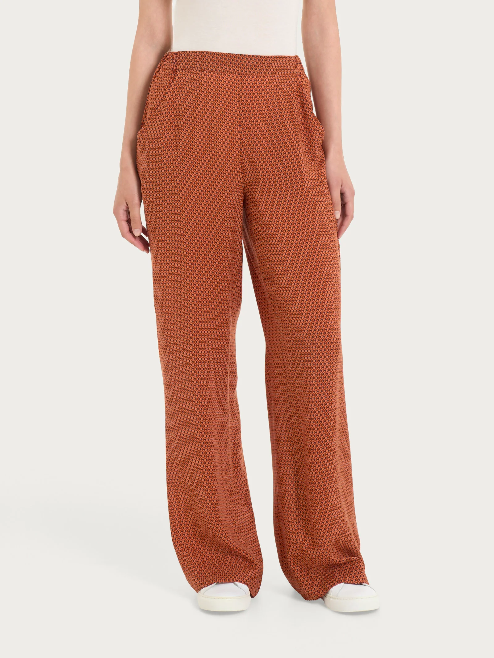 Pantalone ampio con tasche e hexagon pattern in Ecoseta - Fant. Red Ochre