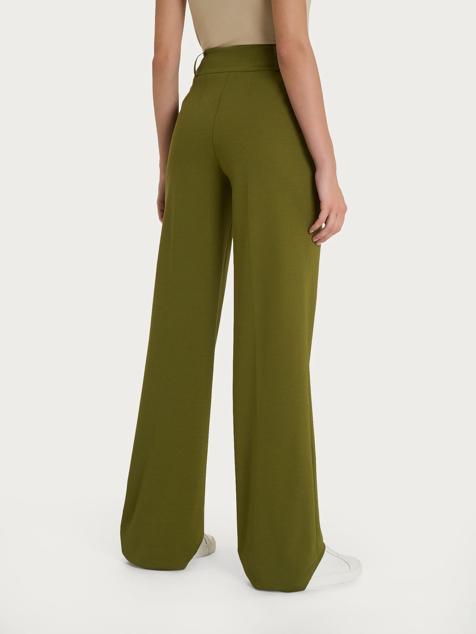 Pantalone ampio con tasche e pinces in Compact Light - Sphagnum - Image 4
